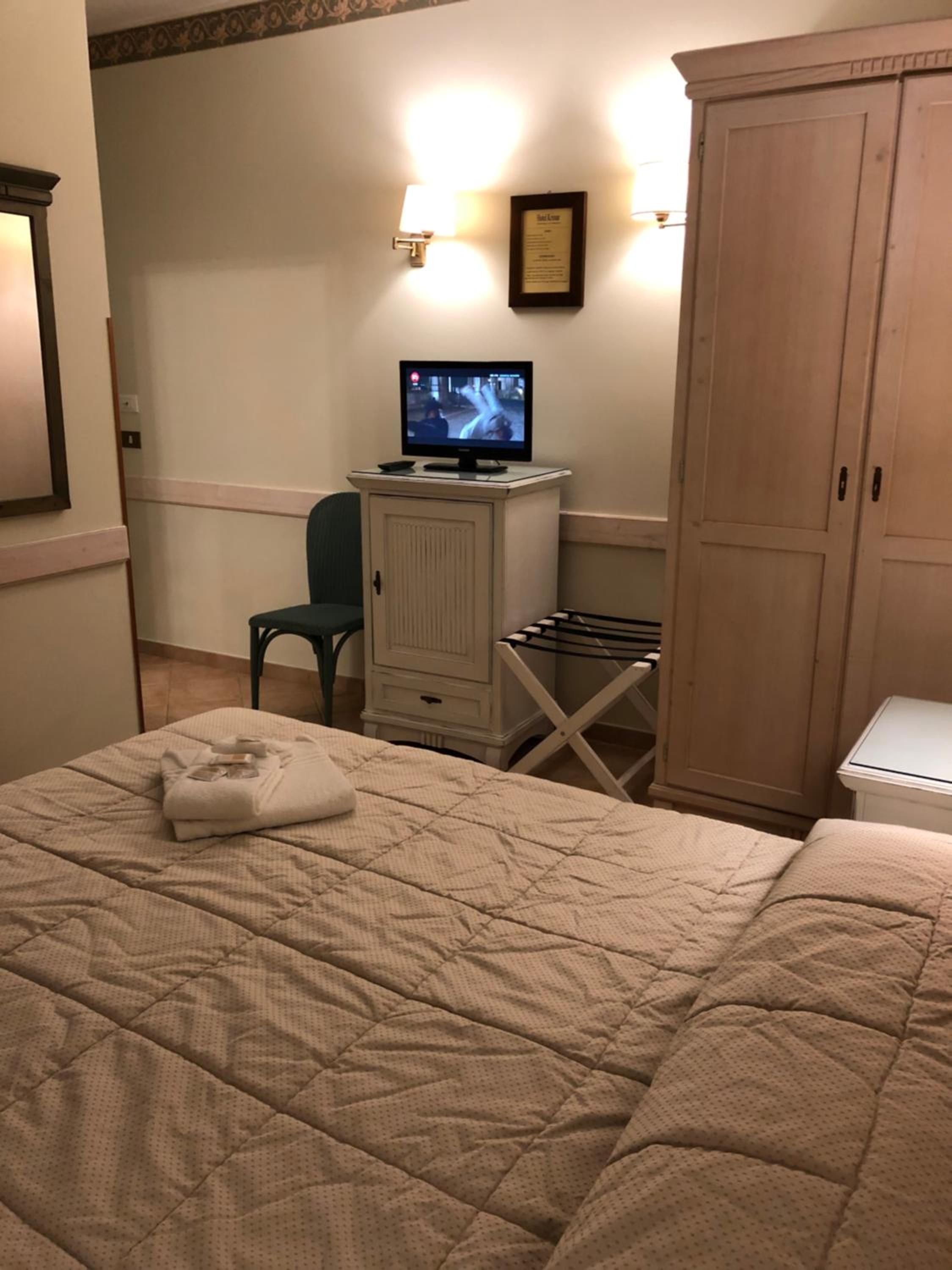 Double Room - Photo 19