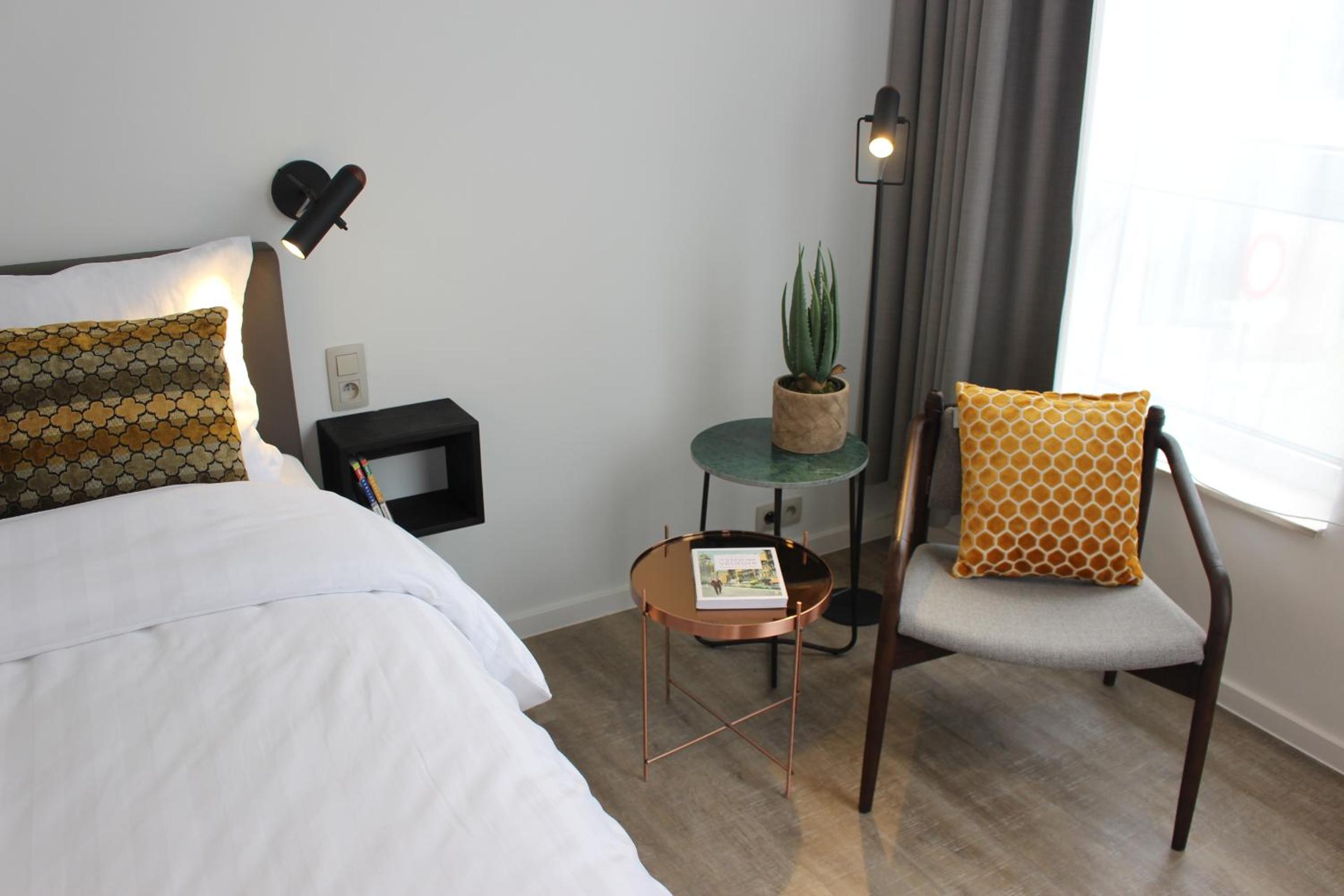 Deluxe King Room - Photo 5
