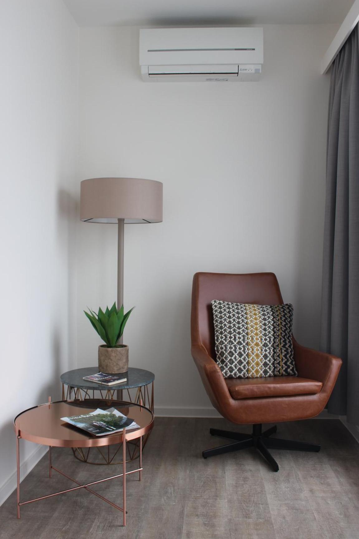Deluxe King Room - Photo 21