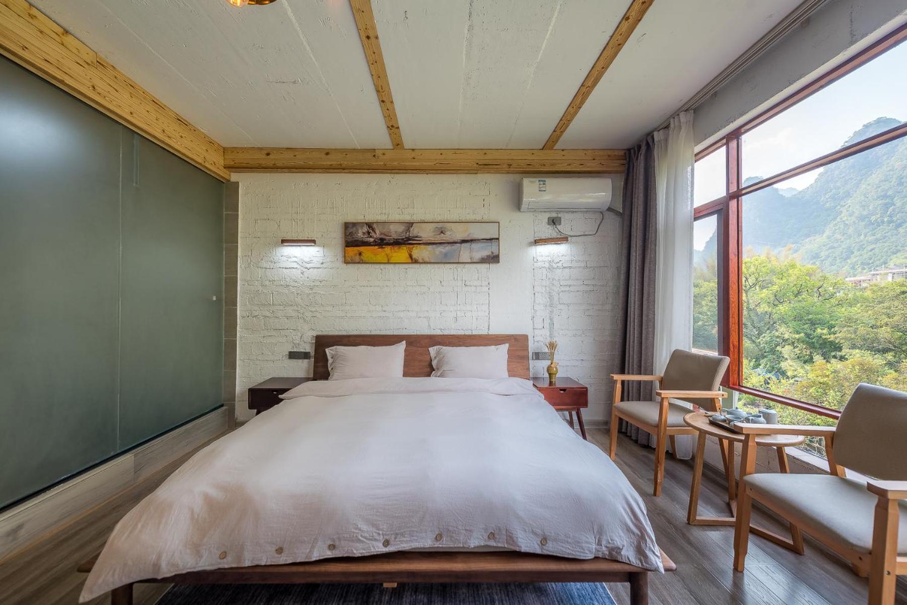 Deluxe Double Room with Bath photo 1