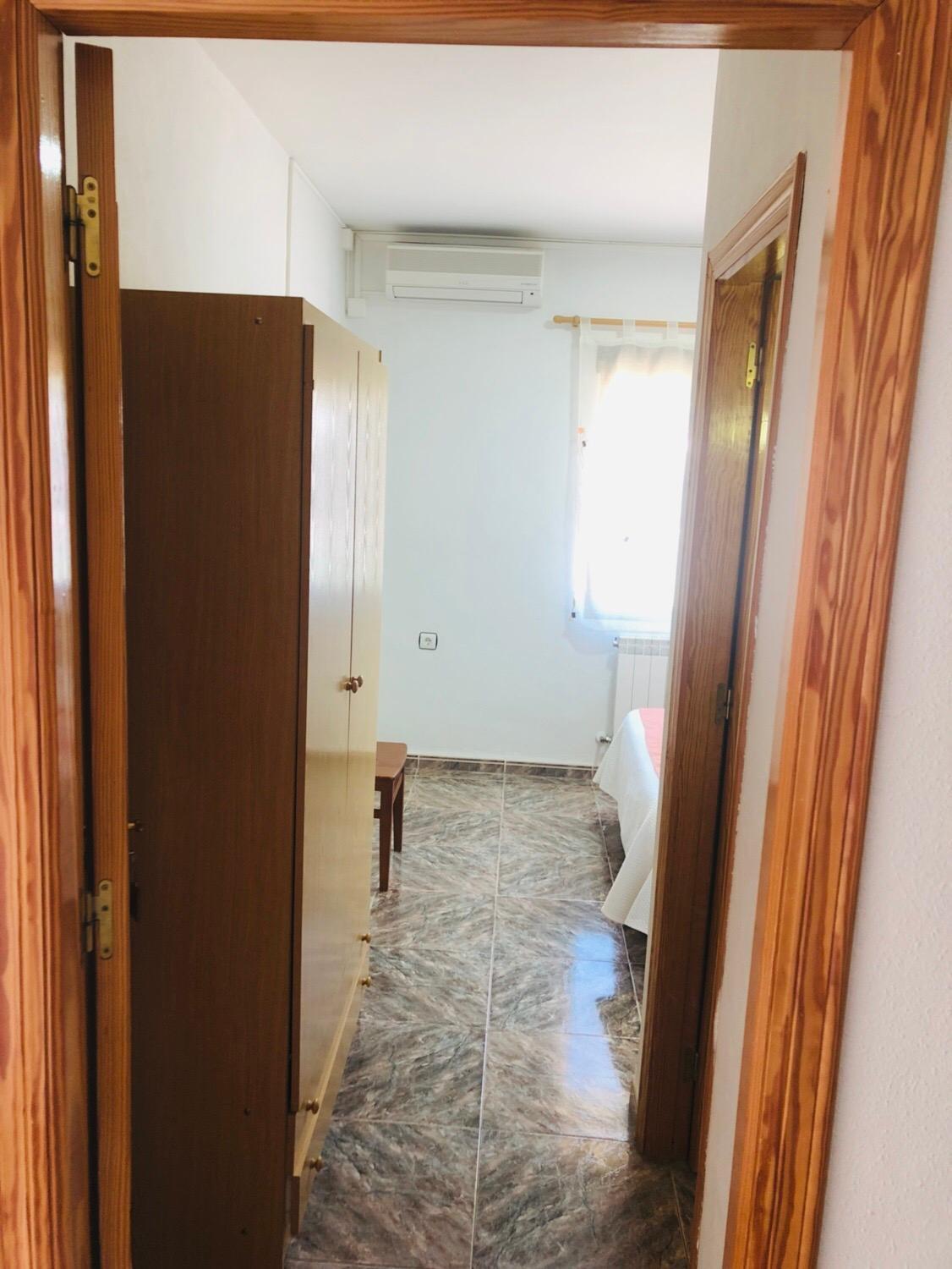 Queen Room - Photo 12