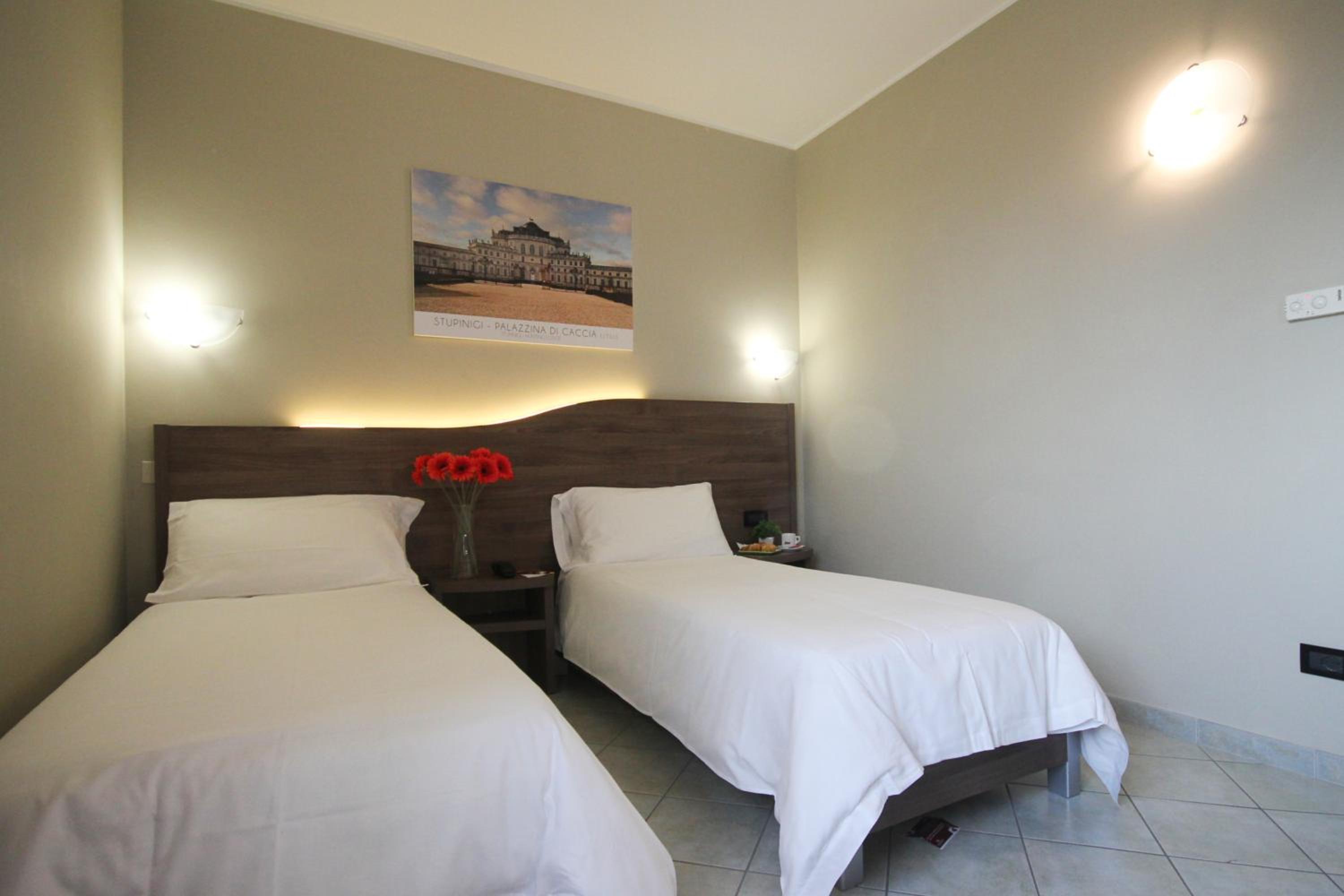 Twin Room - Photo 6