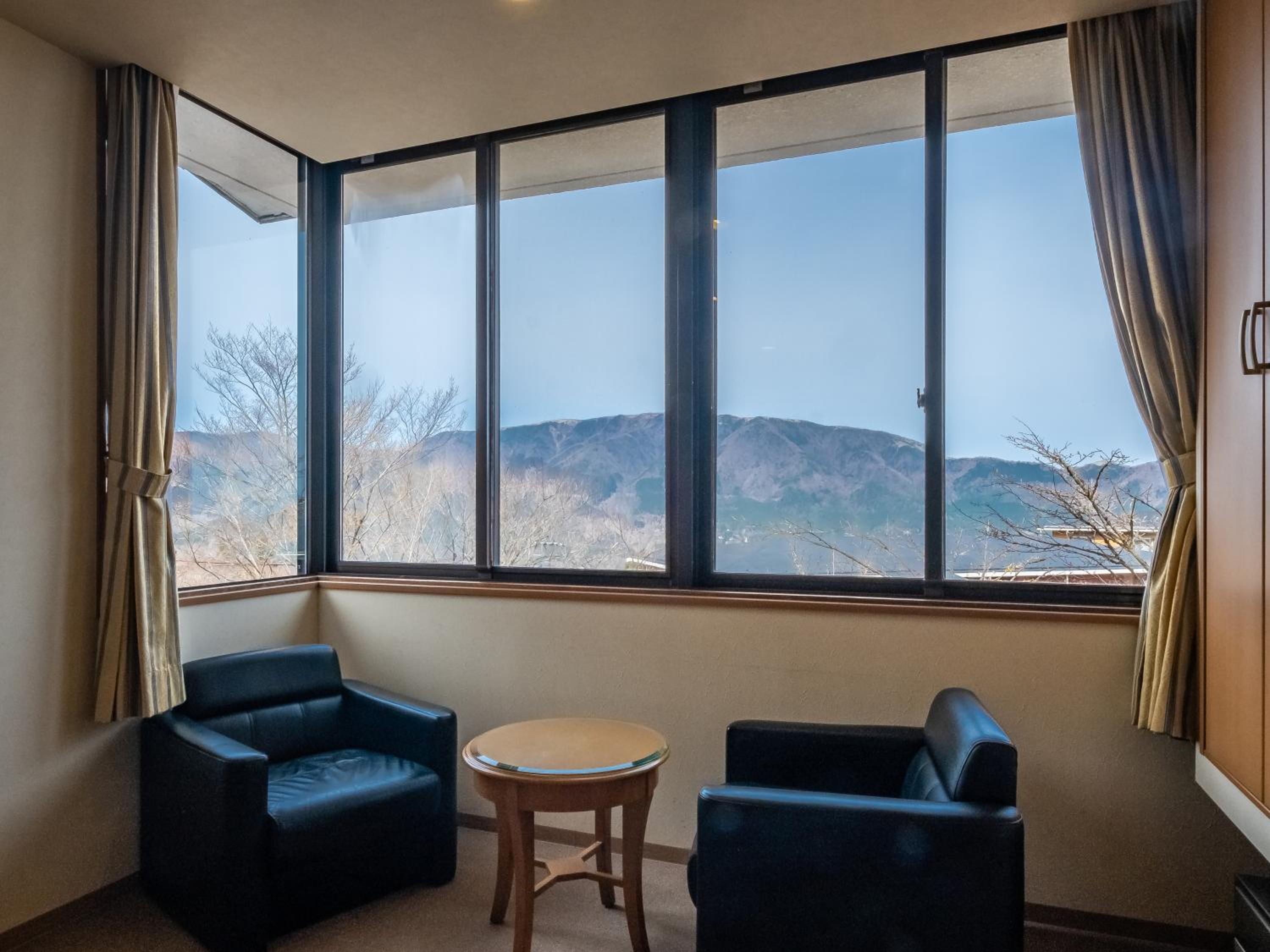 Twin Room - Photo 8