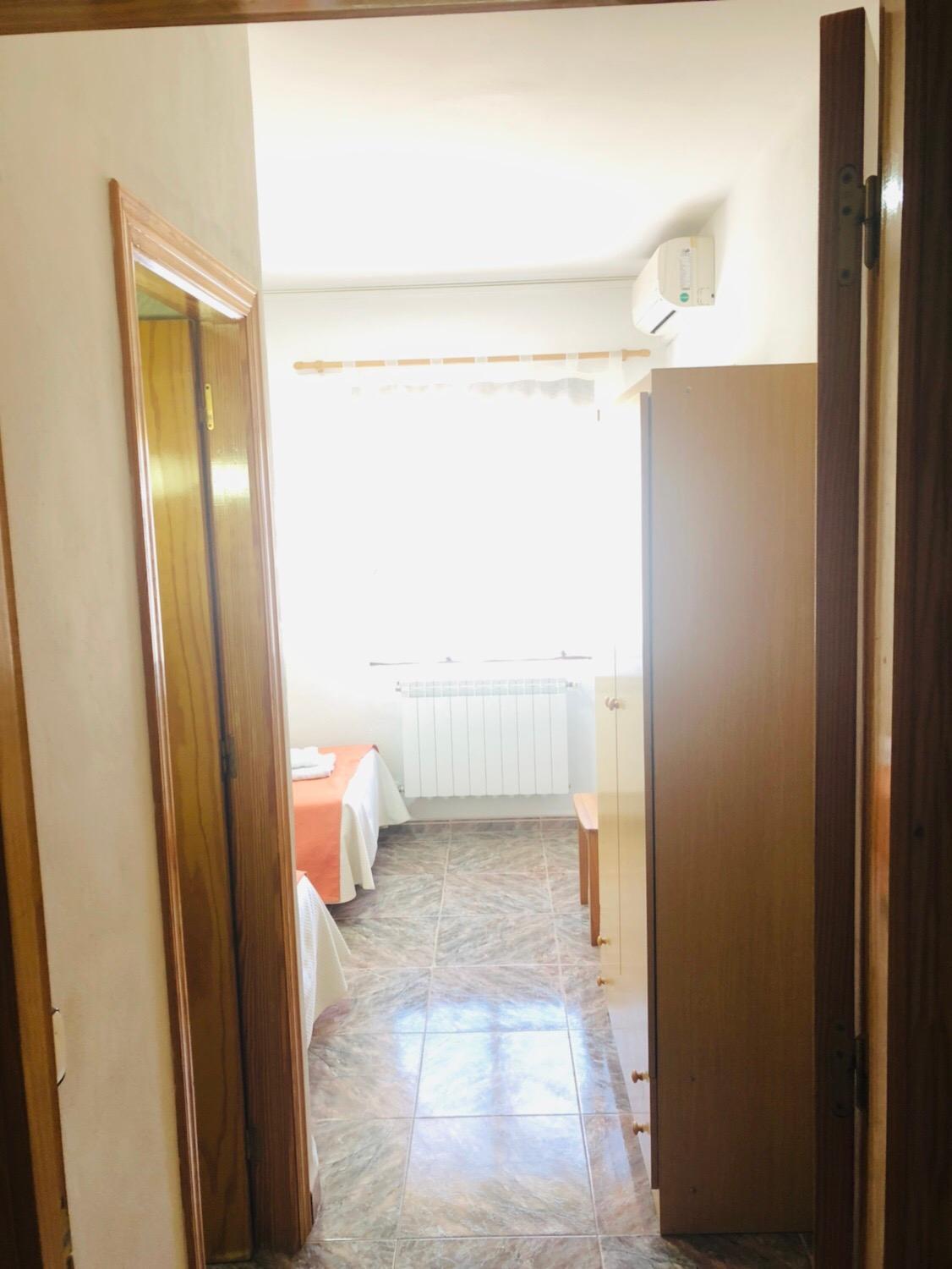Twin Room - Photo 6
