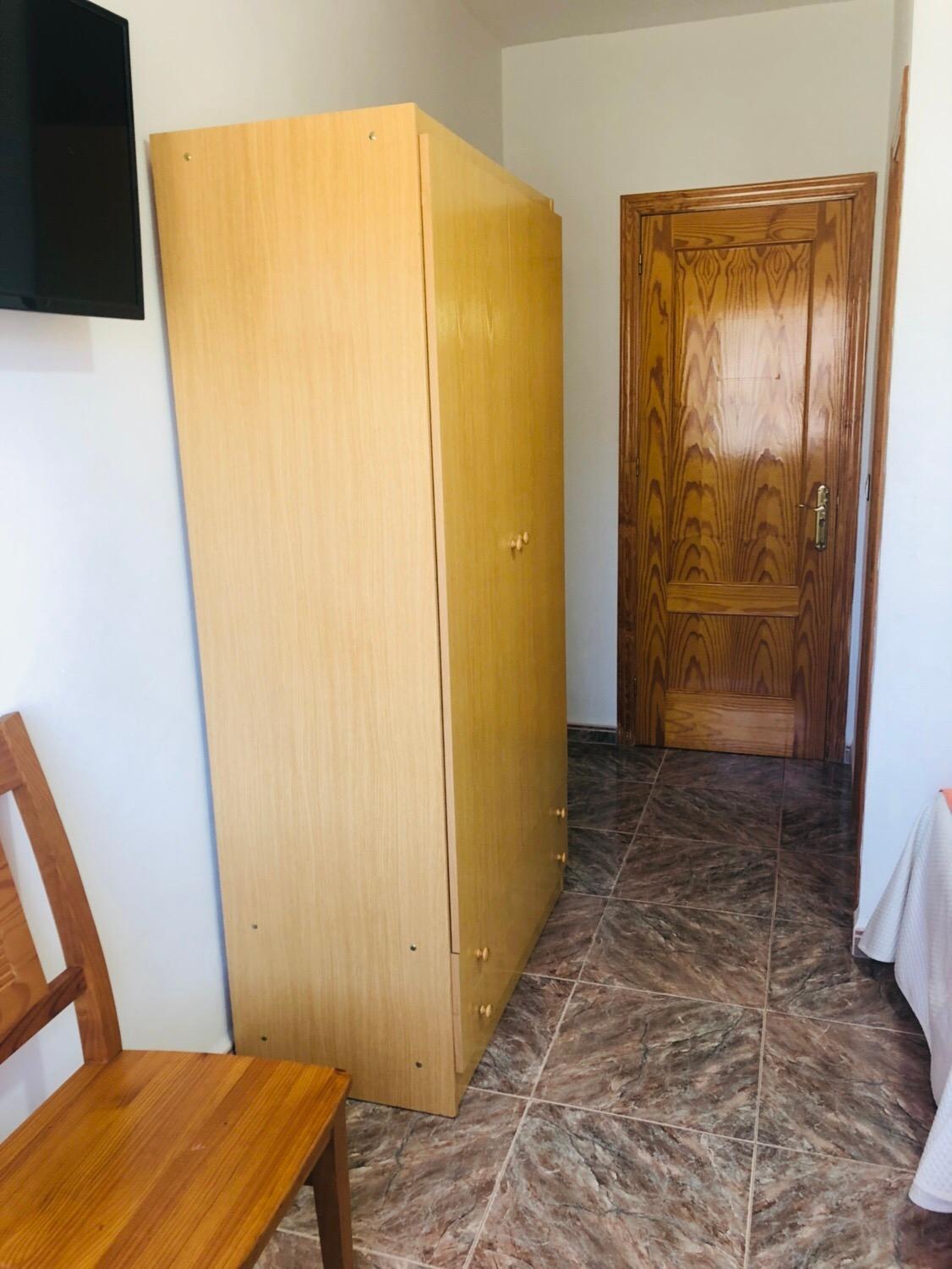 Twin Room - Photo 5