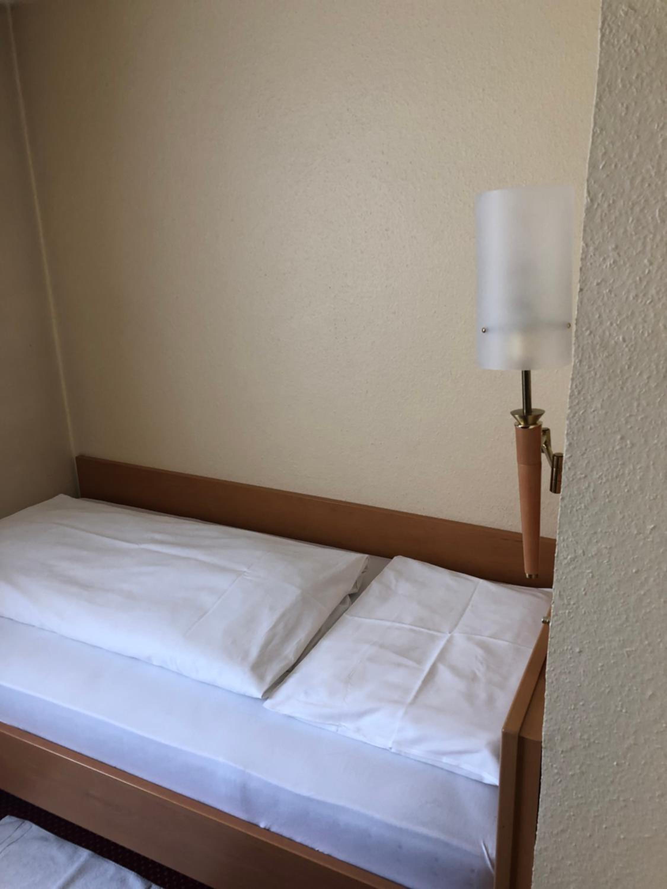 Standard Single Room with Shower photo 2