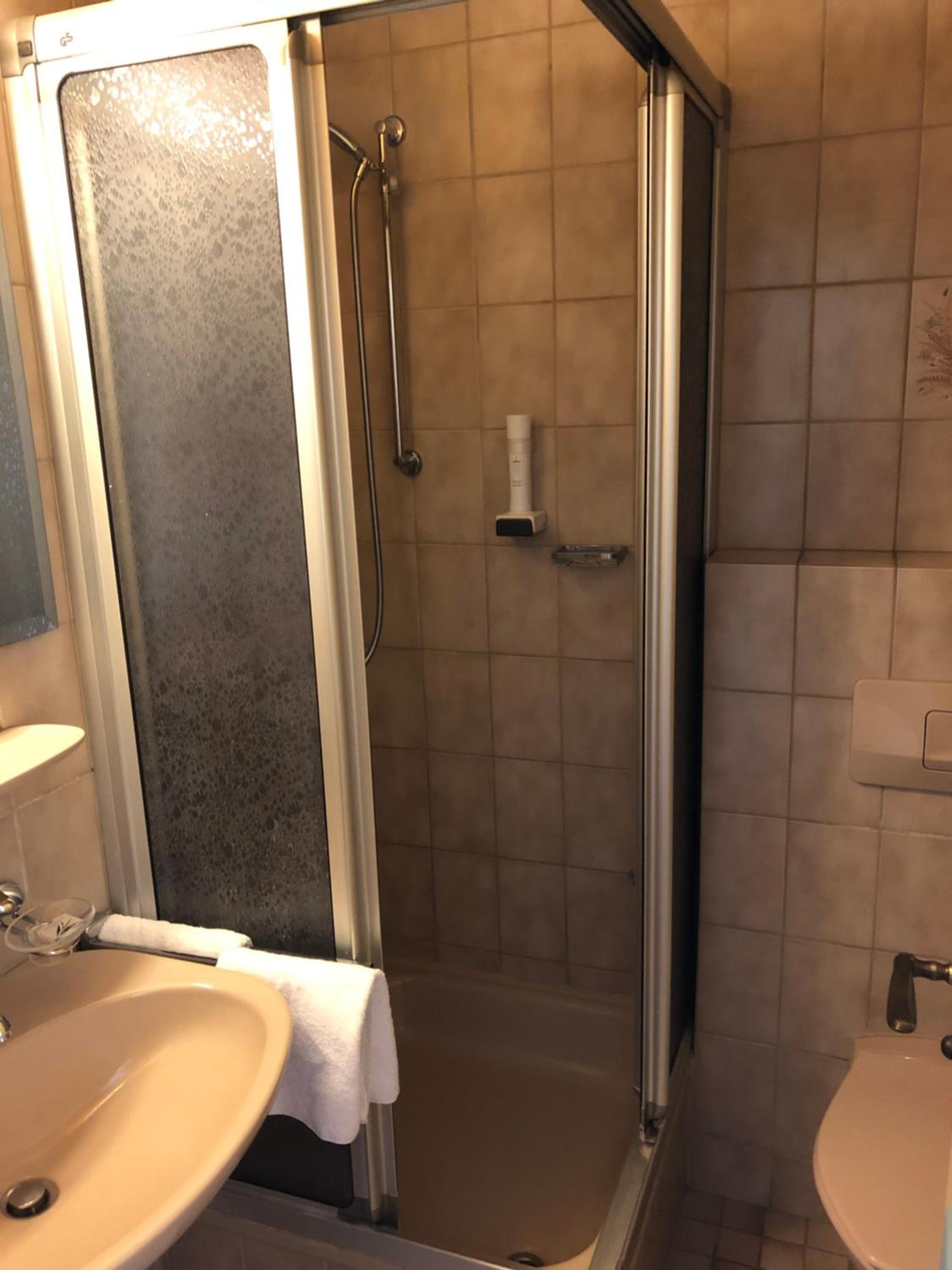 Standard Single Room with Shower photo 2