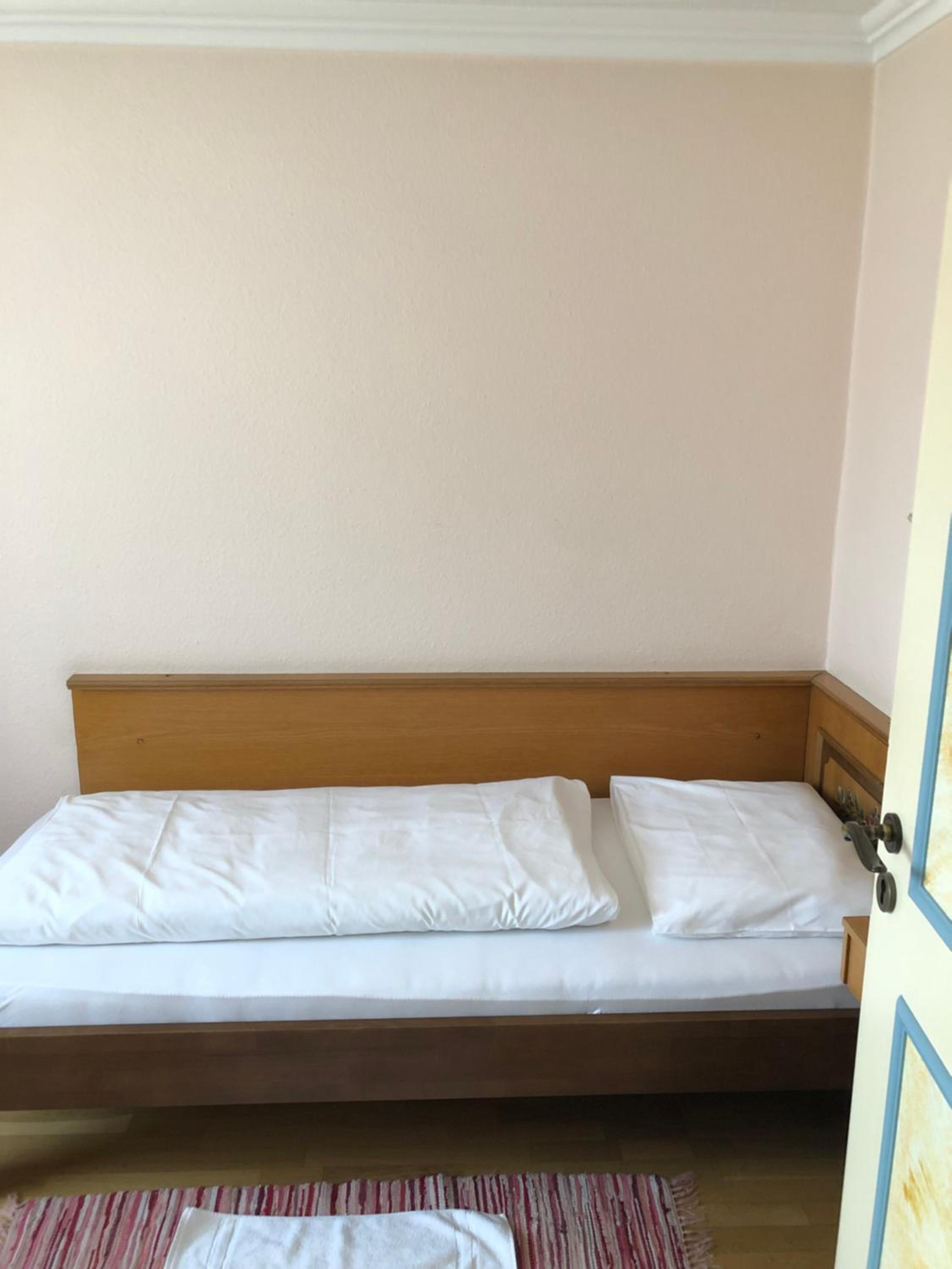Standard Single Room with Shower photo 2