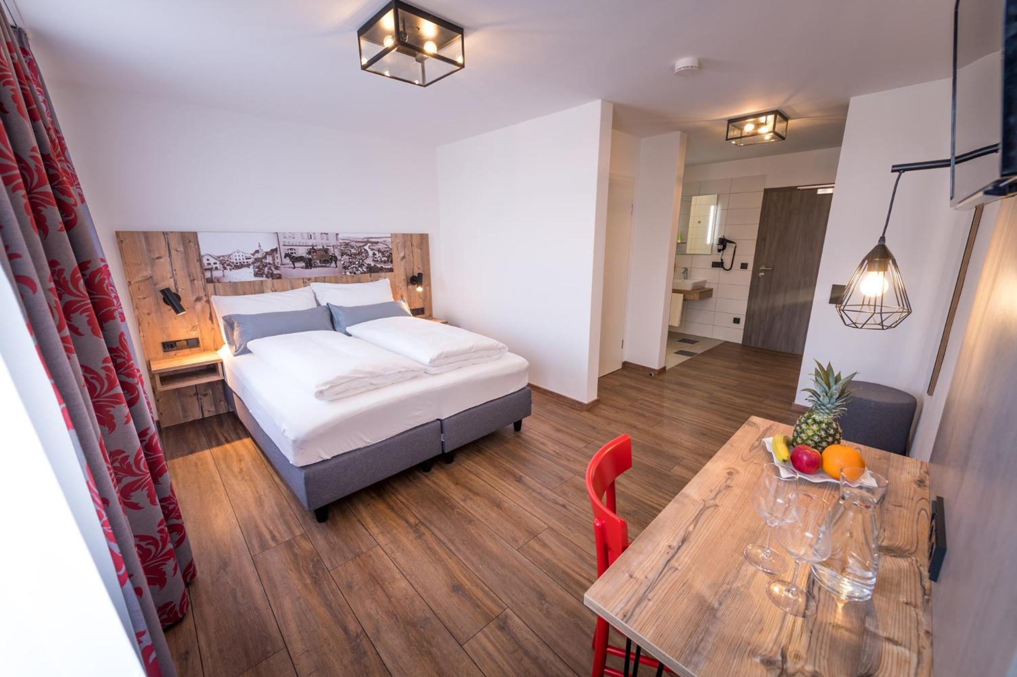 Deluxe Double Room - Photo 1