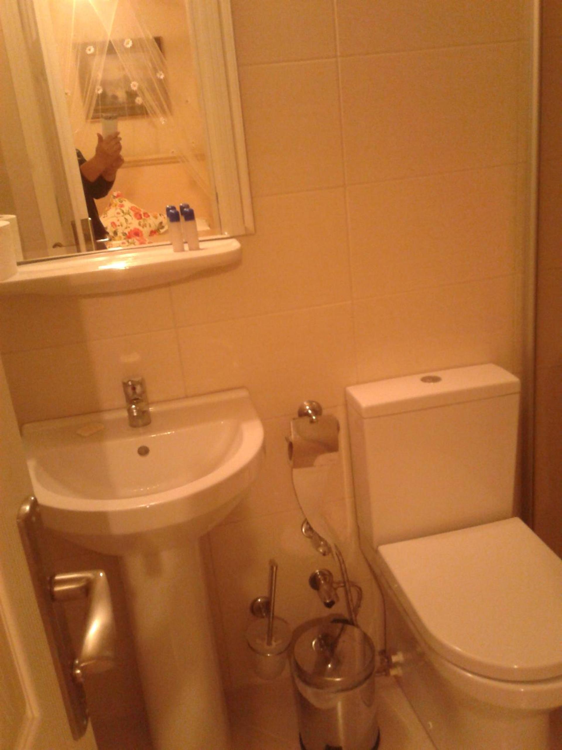 Economy Double Room photo 3