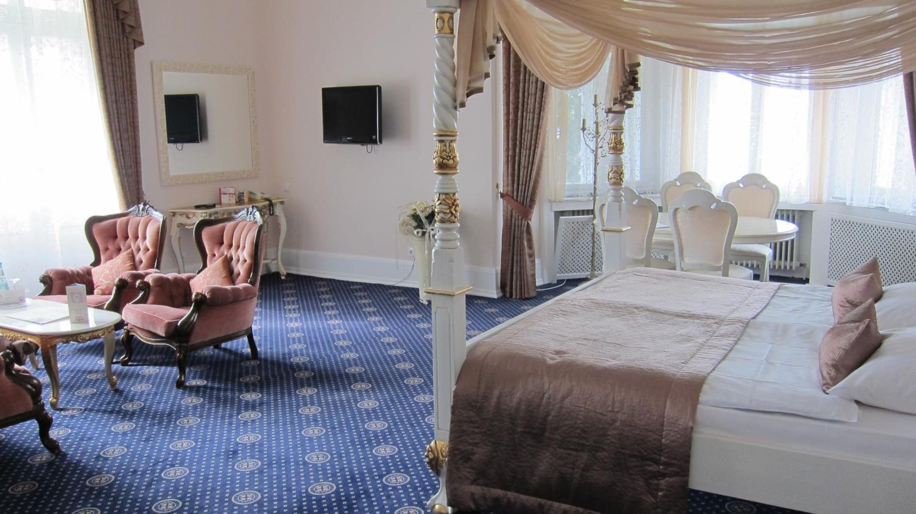 Suite - Photo 6