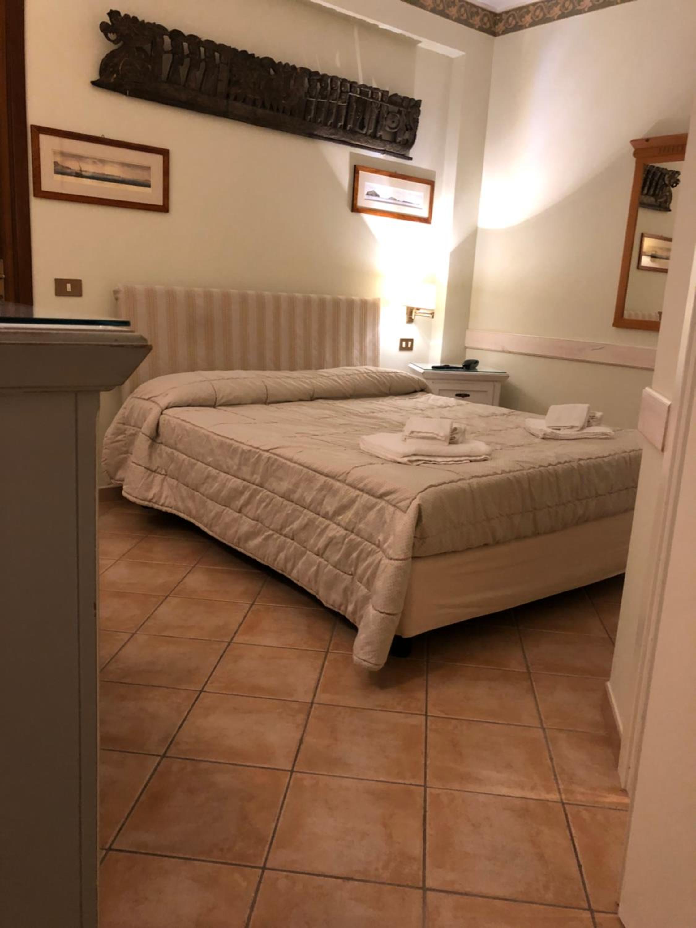 Double Room - Photo 13