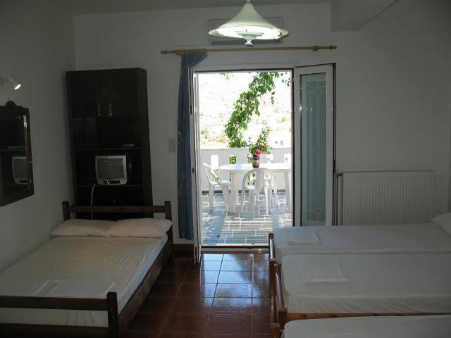 One-Bedroom Apartment - Photo 1