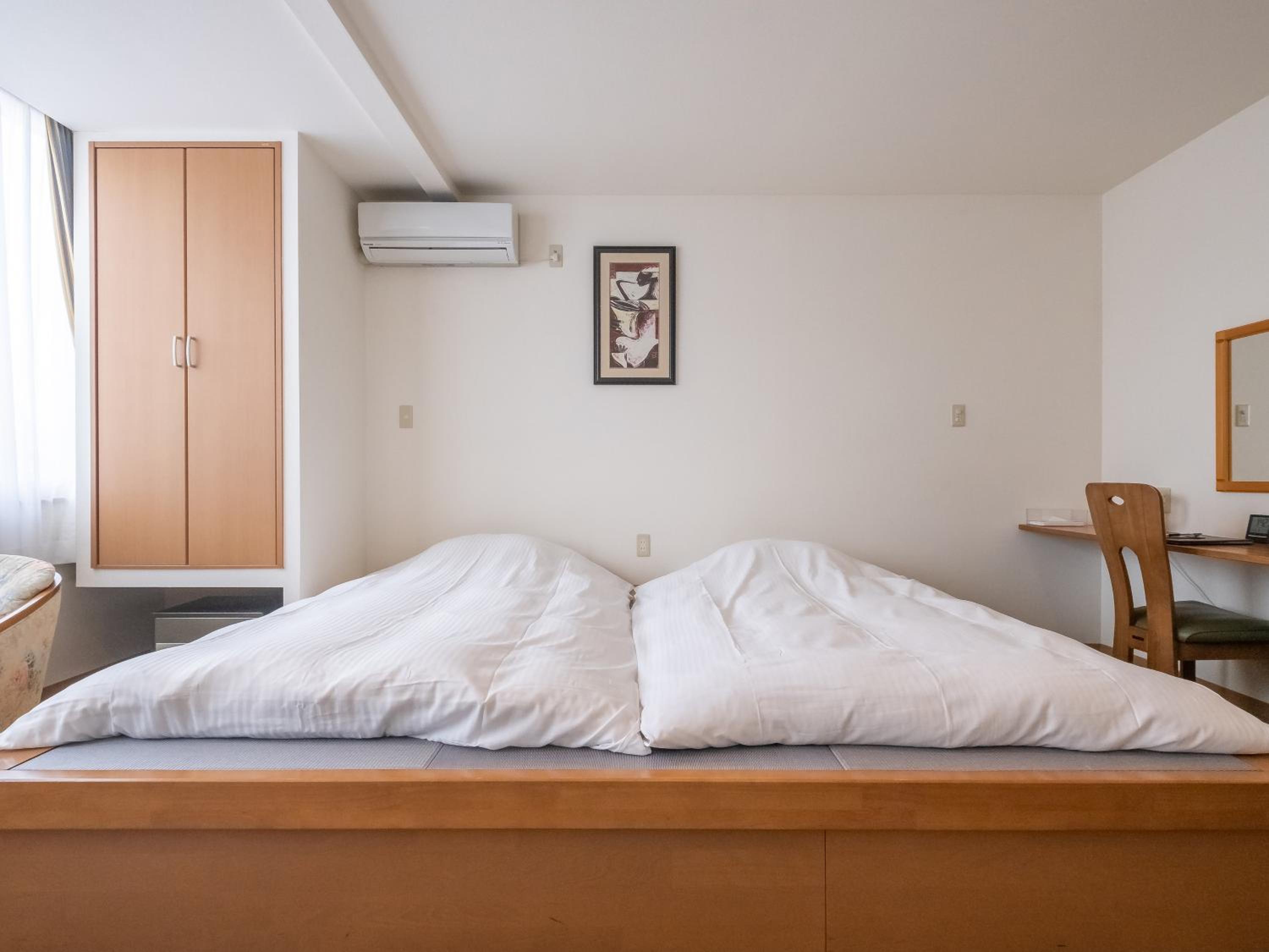 Twin Room - Photo 6