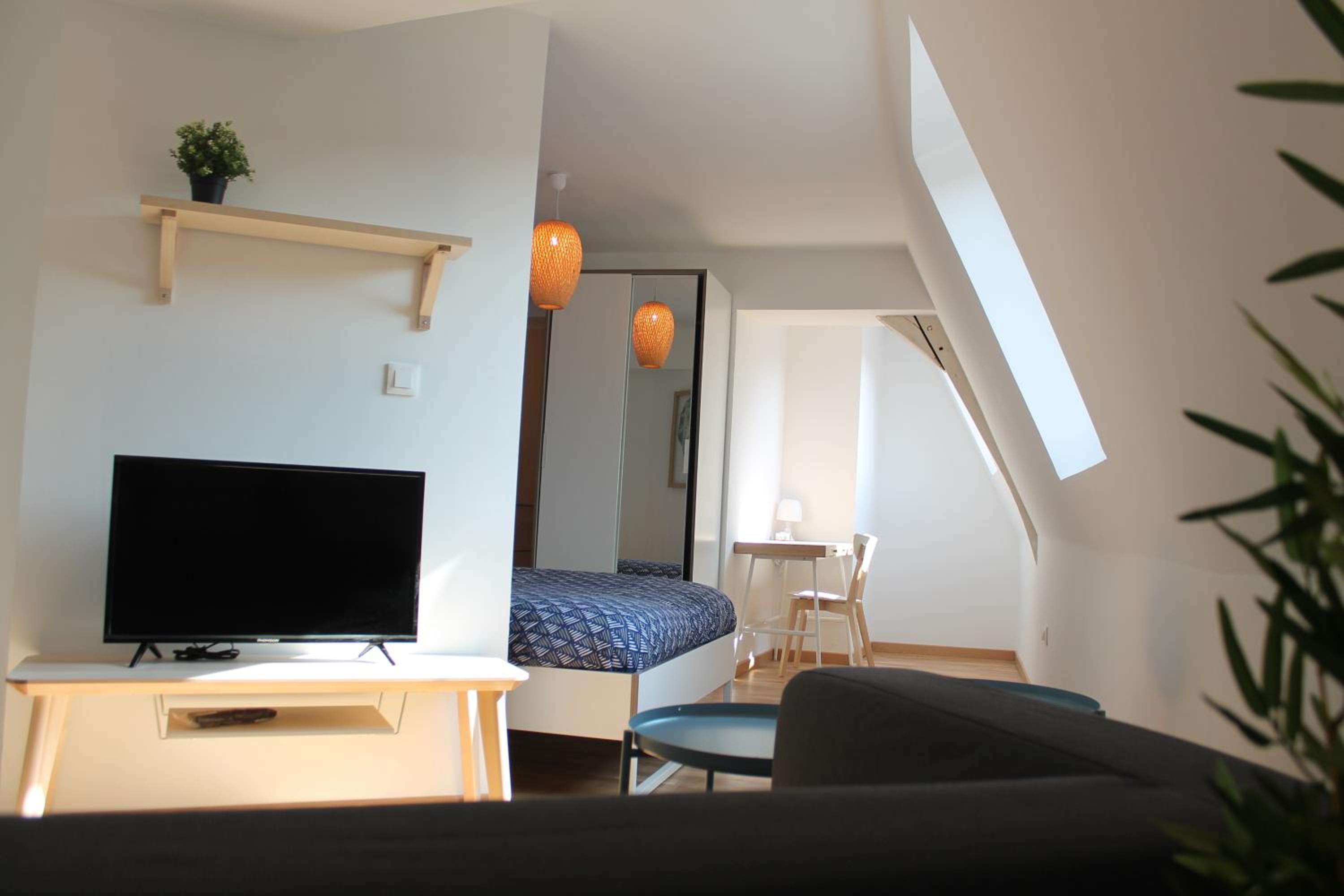 One-Bedroom Apartment - Photo 13