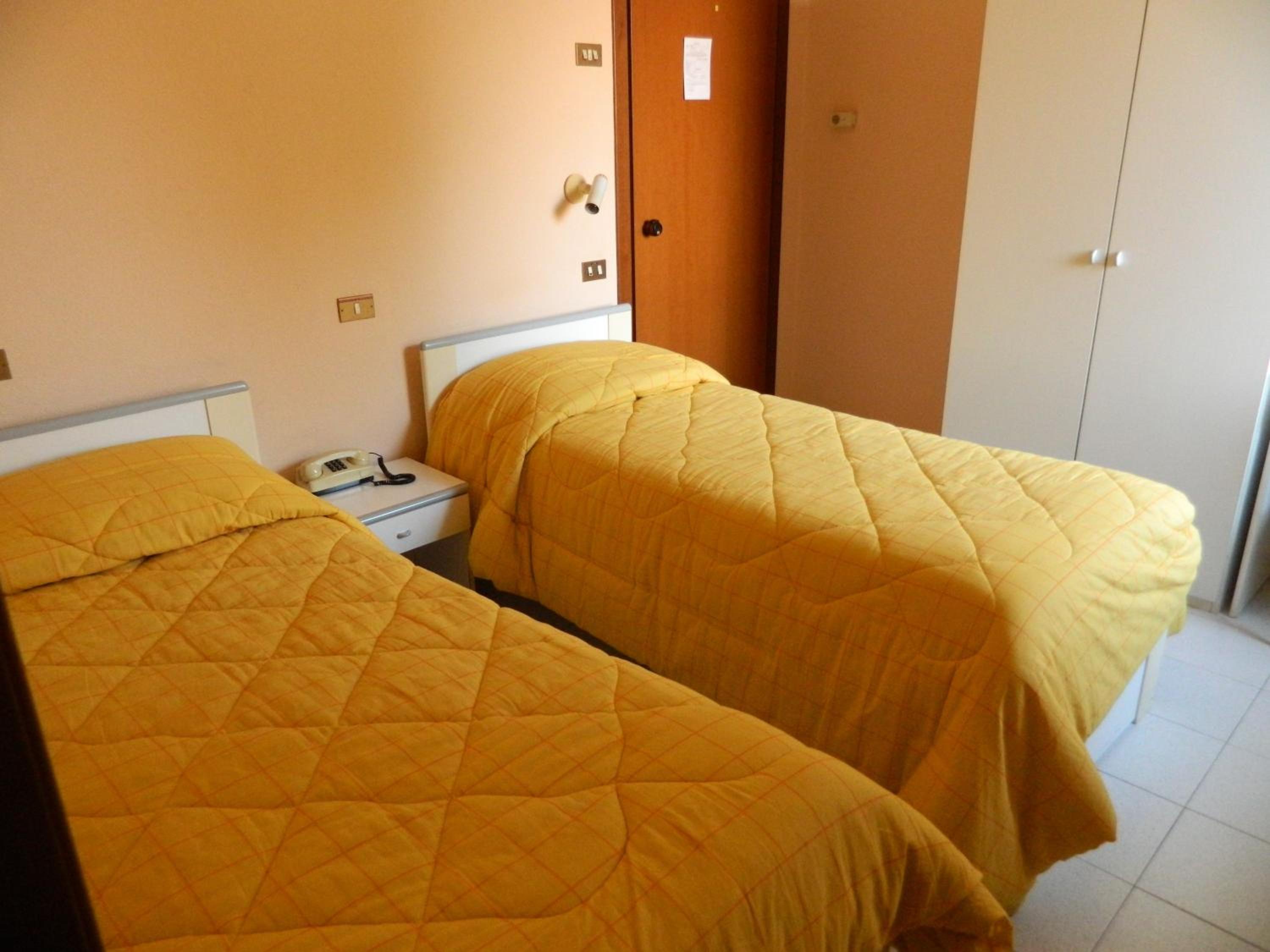 Double or Twin Room photo 3