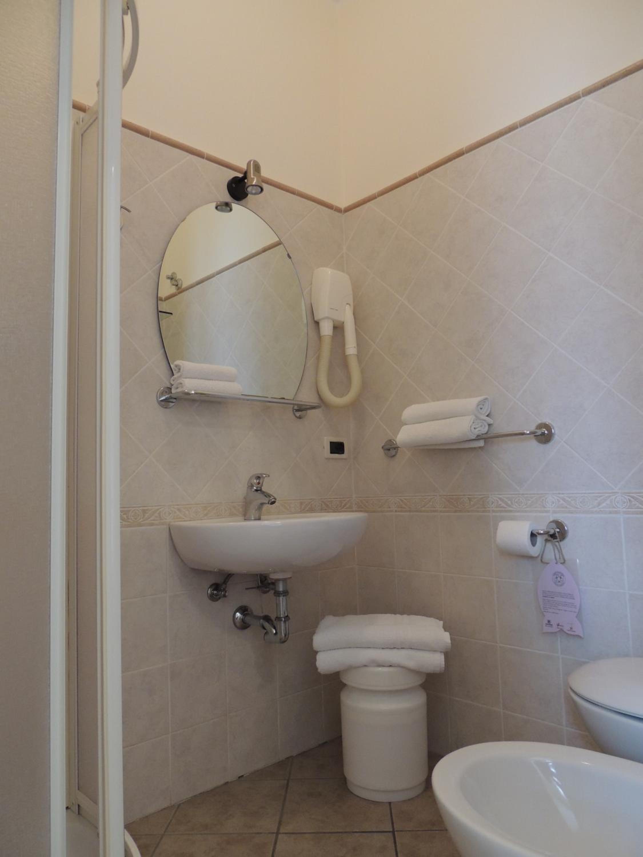 Double or Twin Room photo 2
