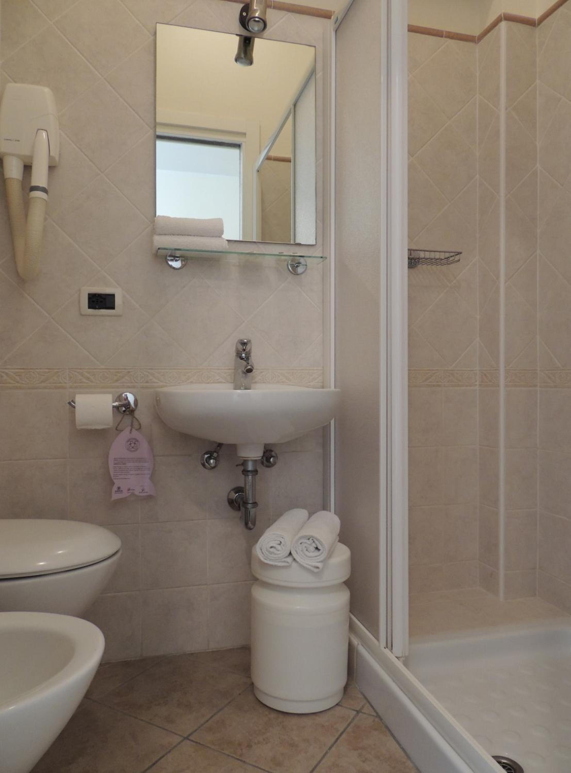 Double or Twin Room photo 3