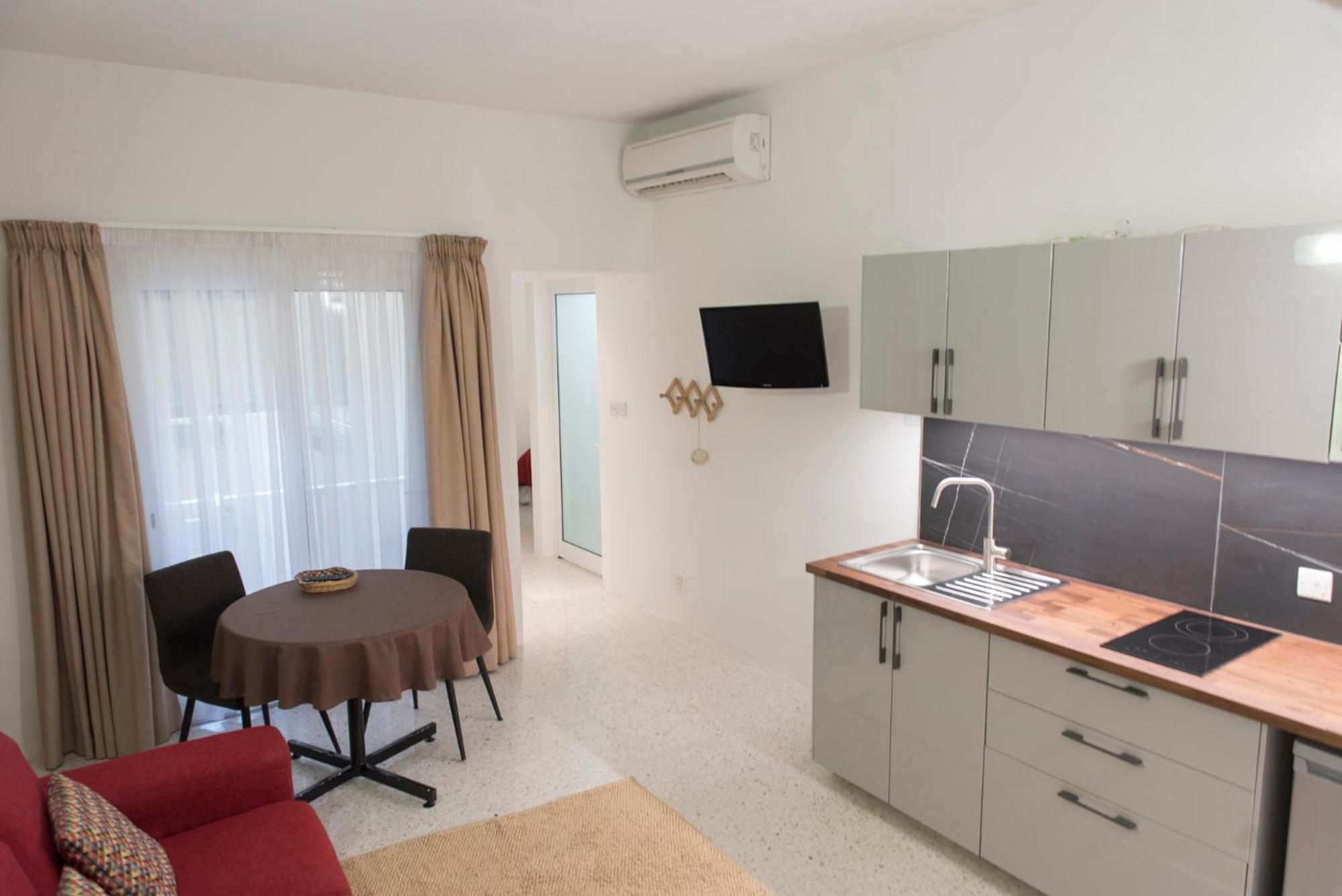 One-Bedroom Apartment