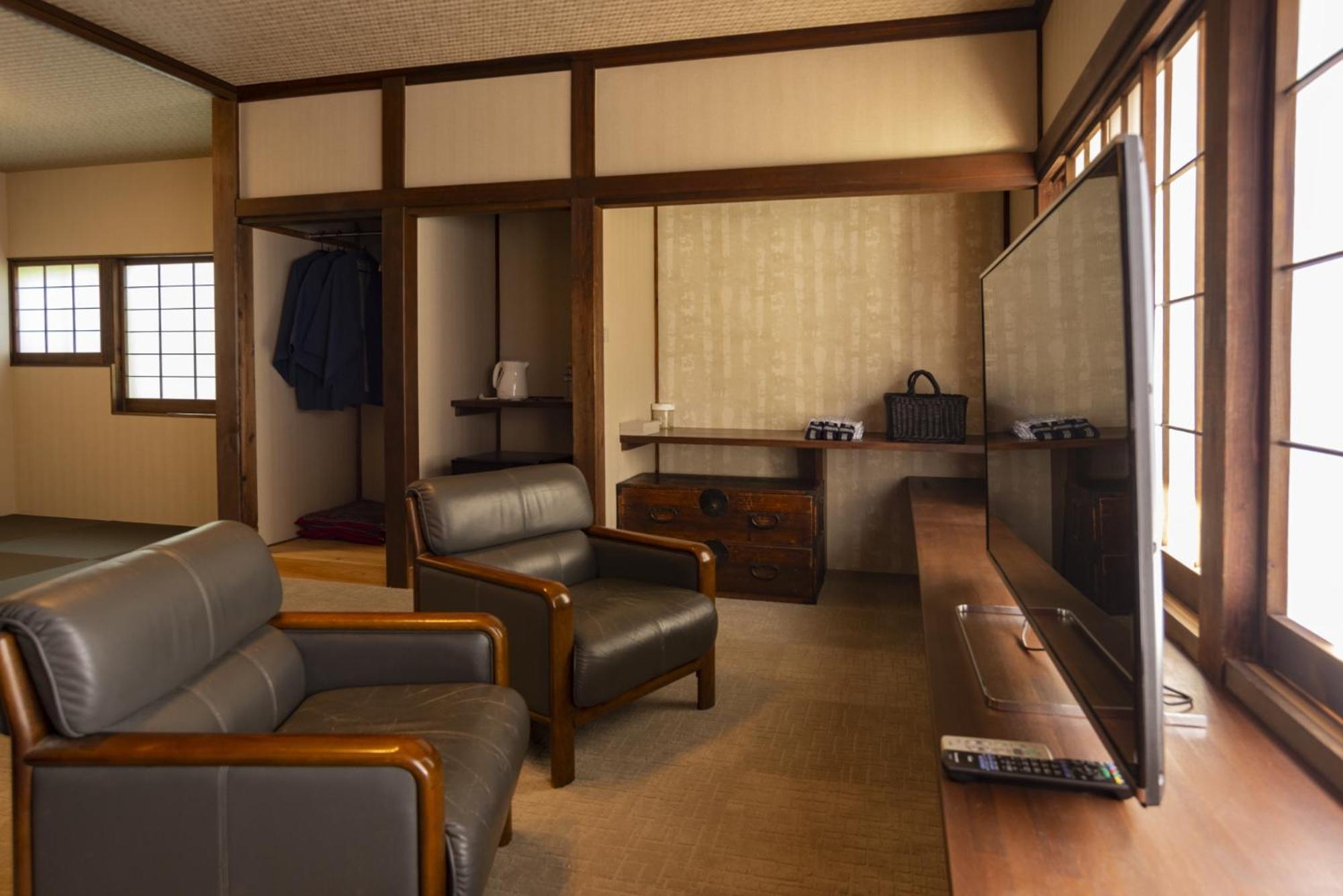 Japanese Modern Twin Room with Shower