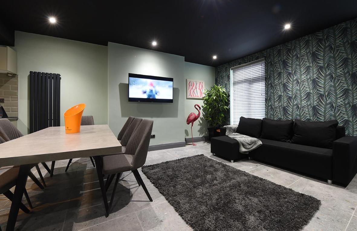 Three-Bedroom Apartment - Photo 26