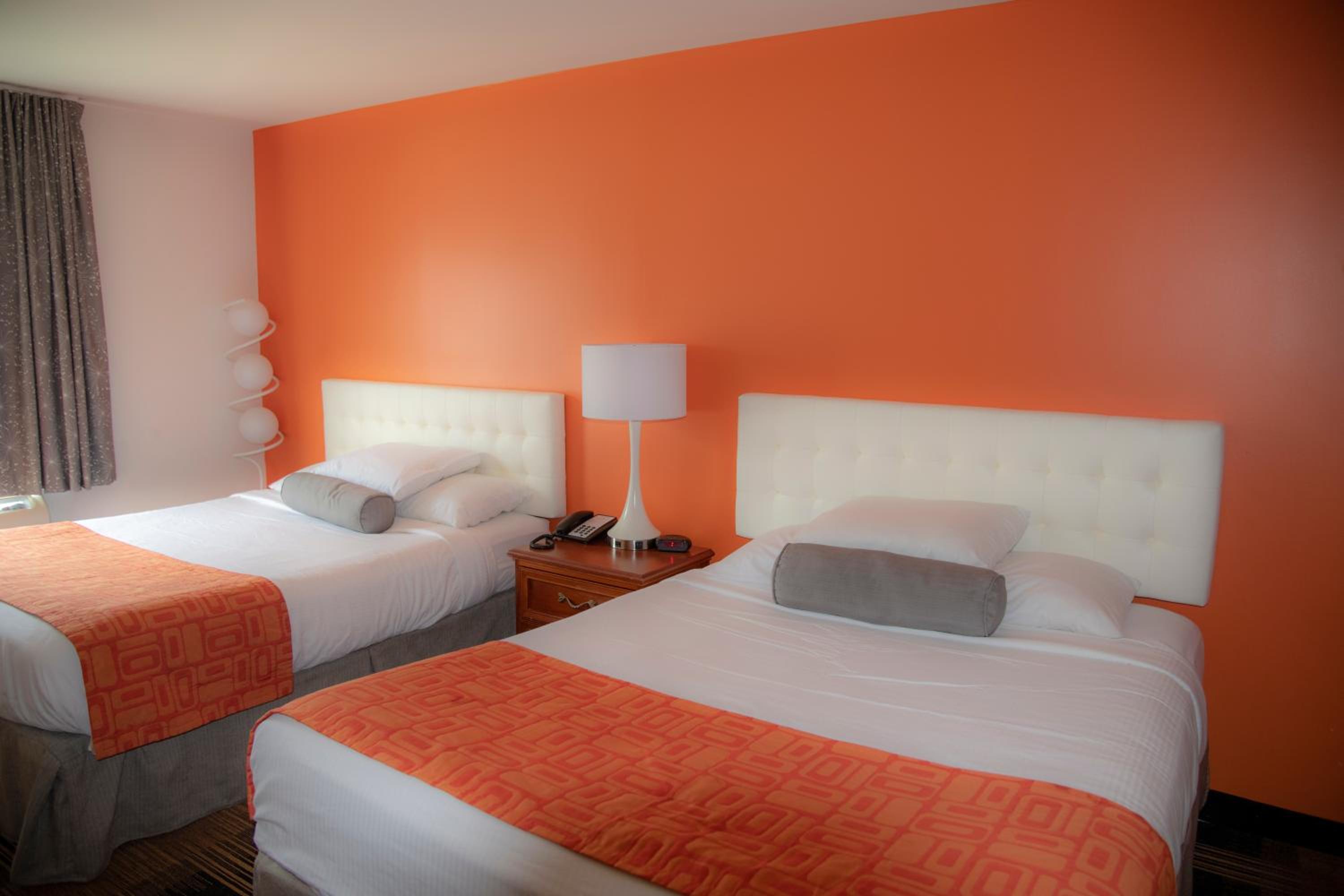 Queen Room with Two Queen Beds - Non-Smoking - Photo 1