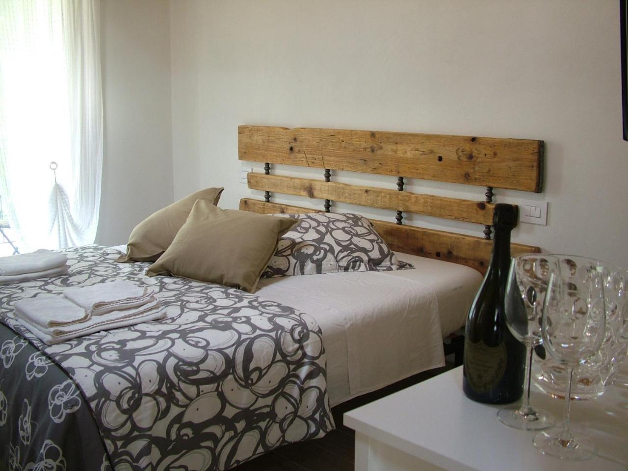 Deluxe Double Room with Shower photo 1