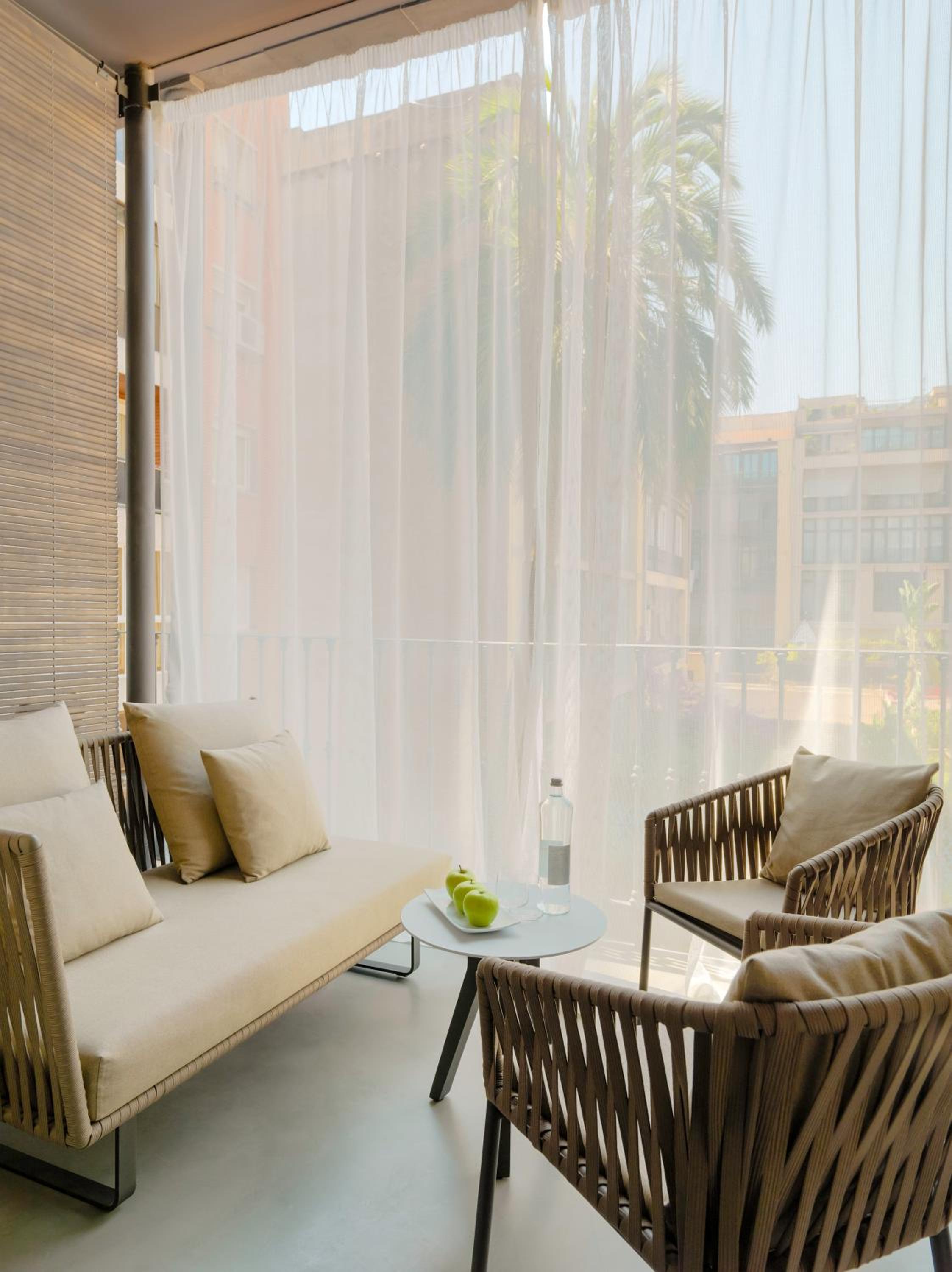 Superior Double or Twin Room with Terrace thumbnail 5