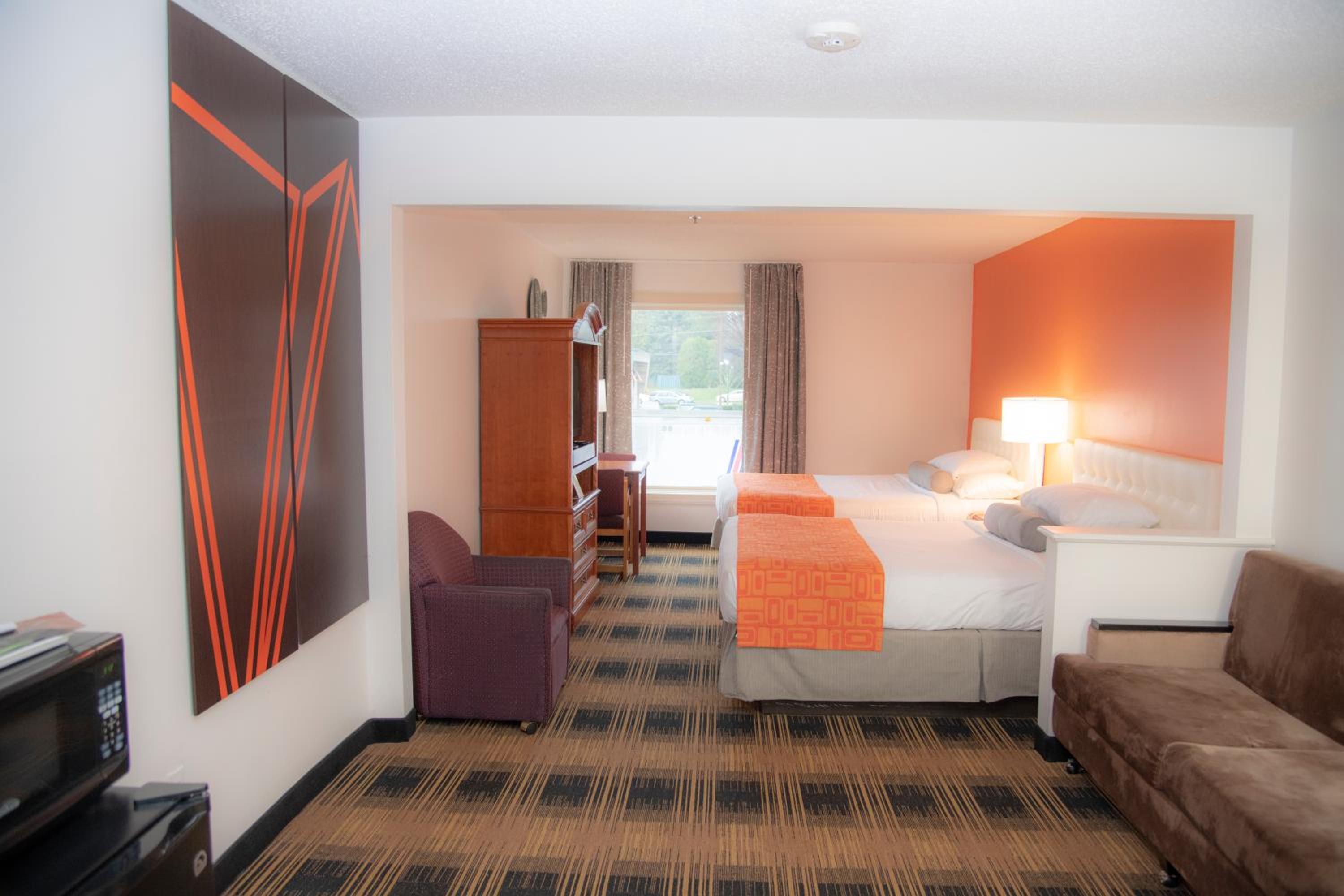 Studio Suite with Two Queen Beds - Non-Smoking - Photo 4