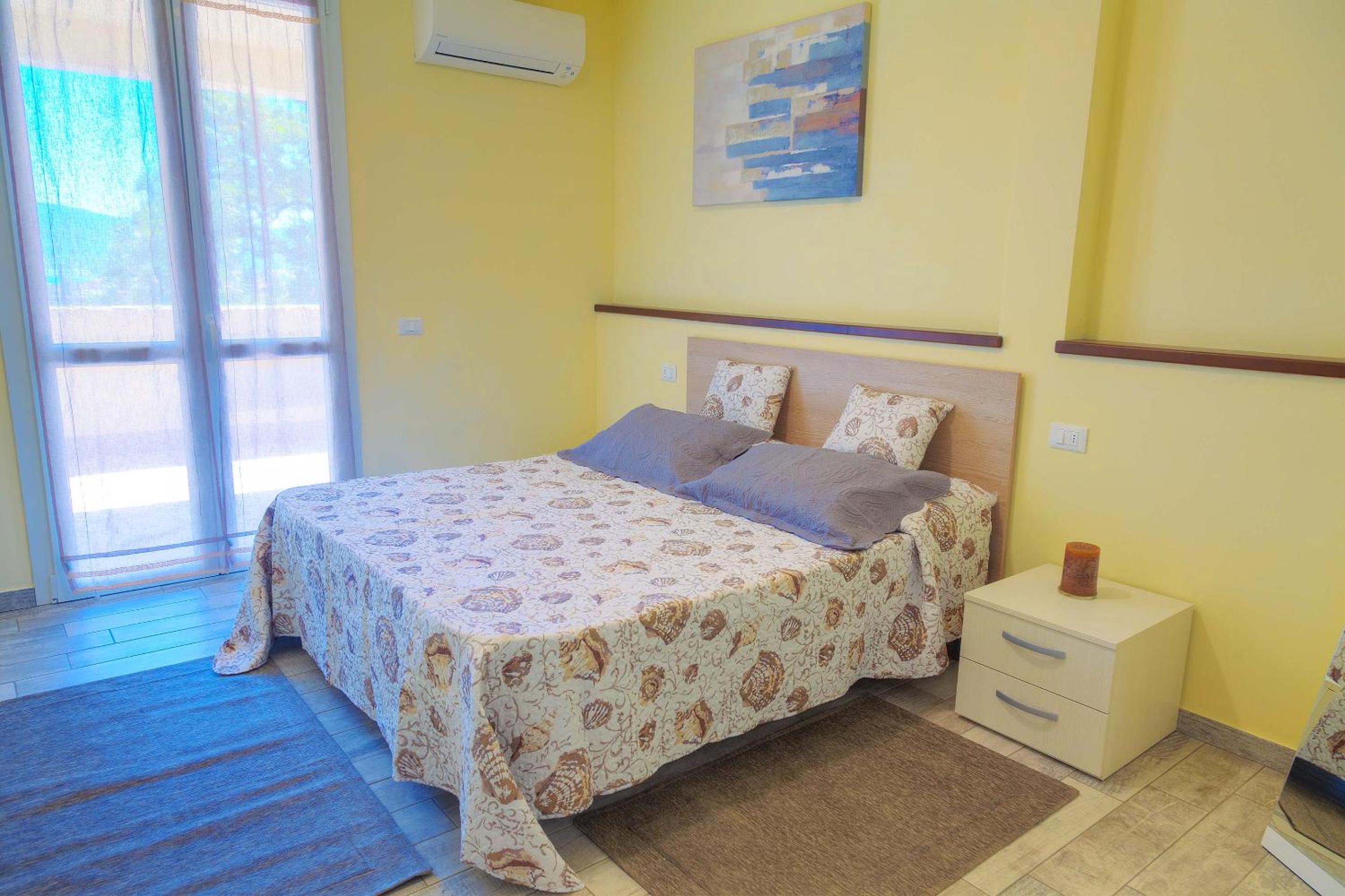 One-Bedroom House photo 1