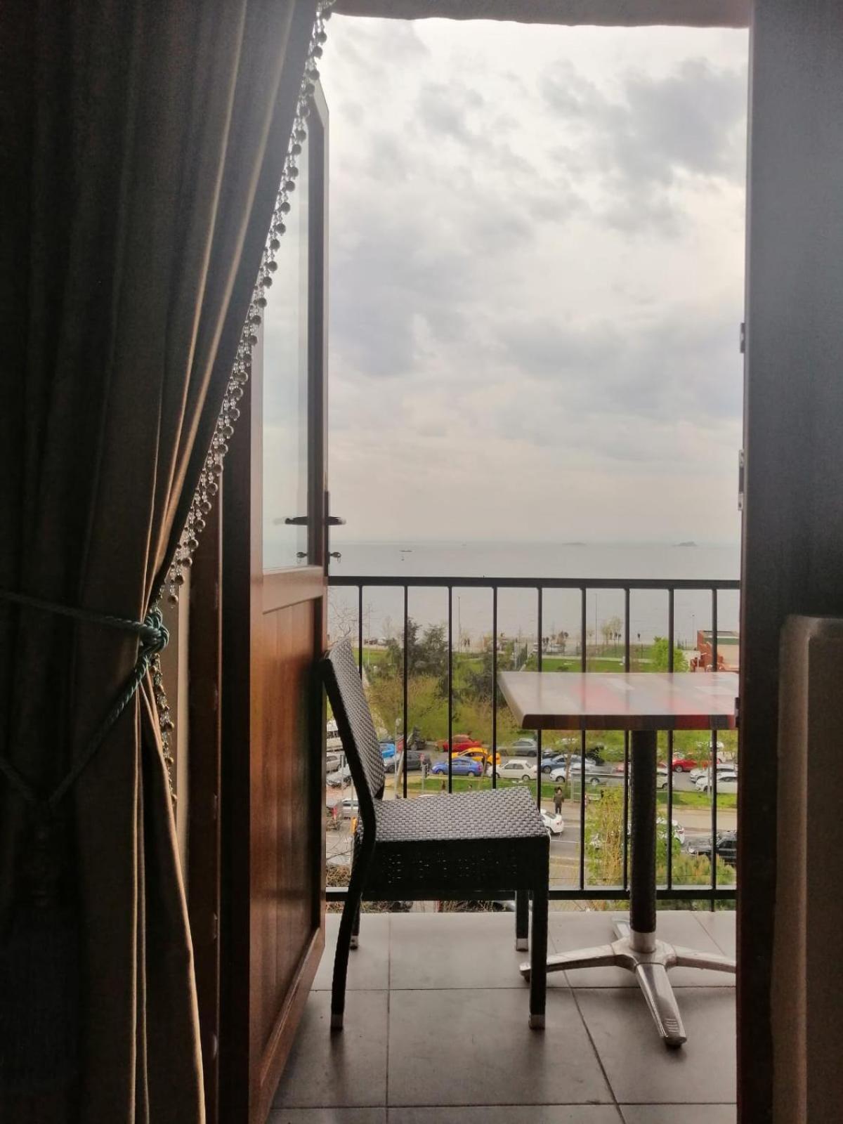 Family Room with Balcony and Sea View photo 2