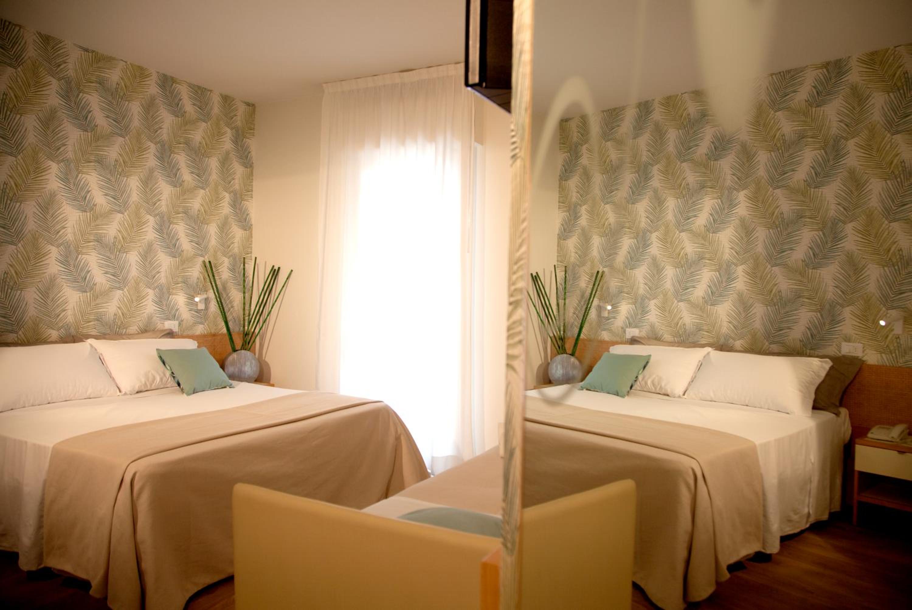 Superior Double Room with Sea View - Photo 5