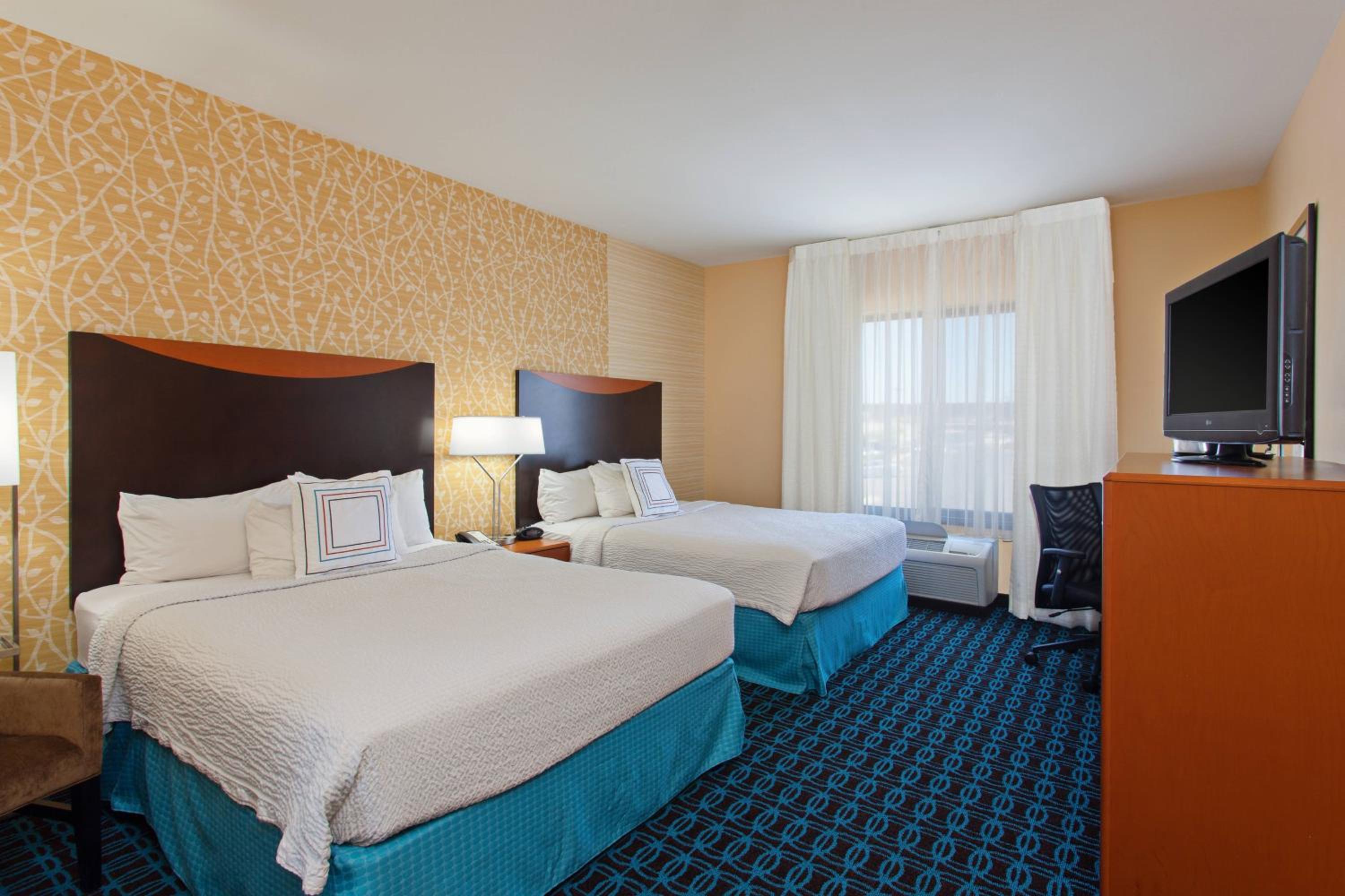 Queen Room with Two Queen Beds - Hearing Accessible