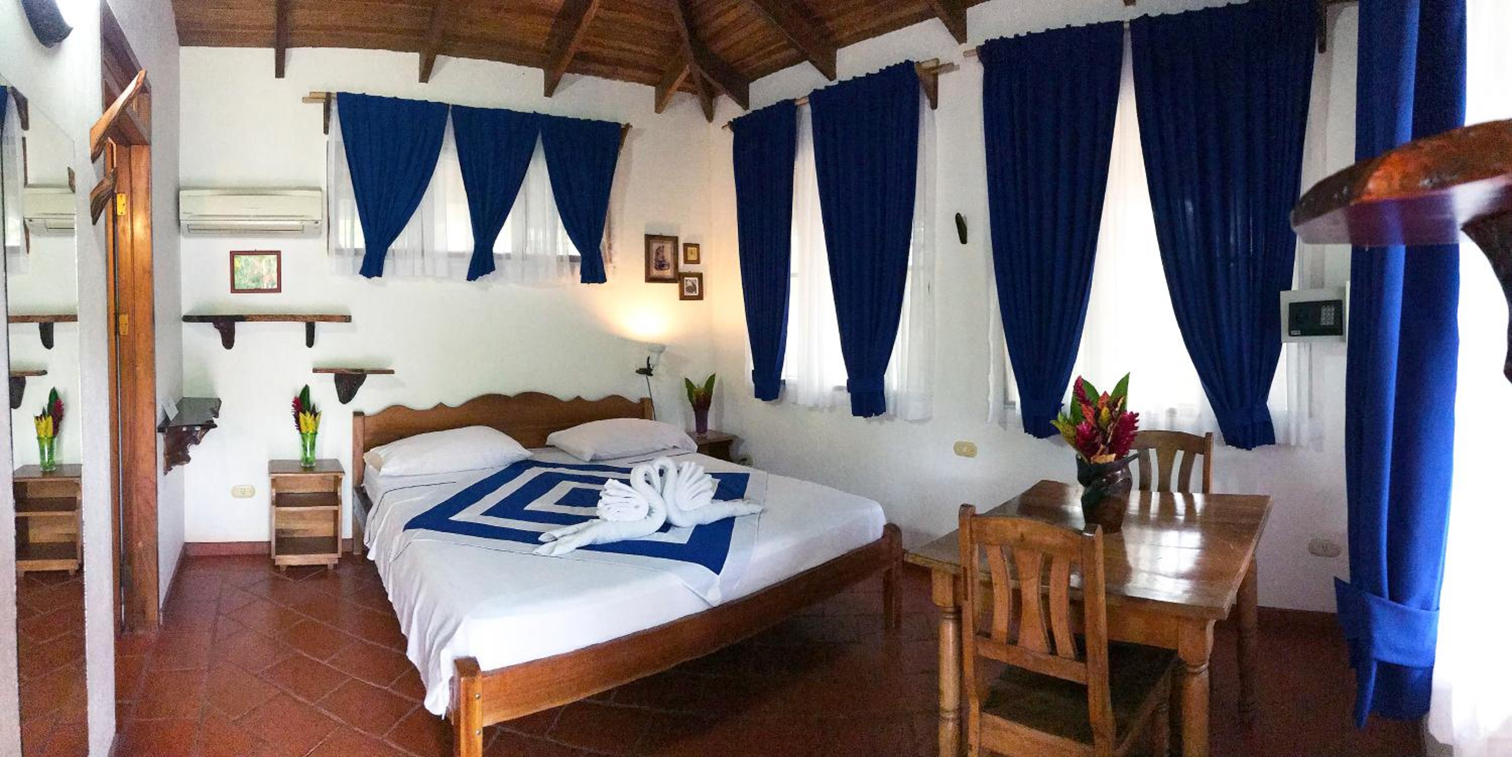Queen Room with Garden View