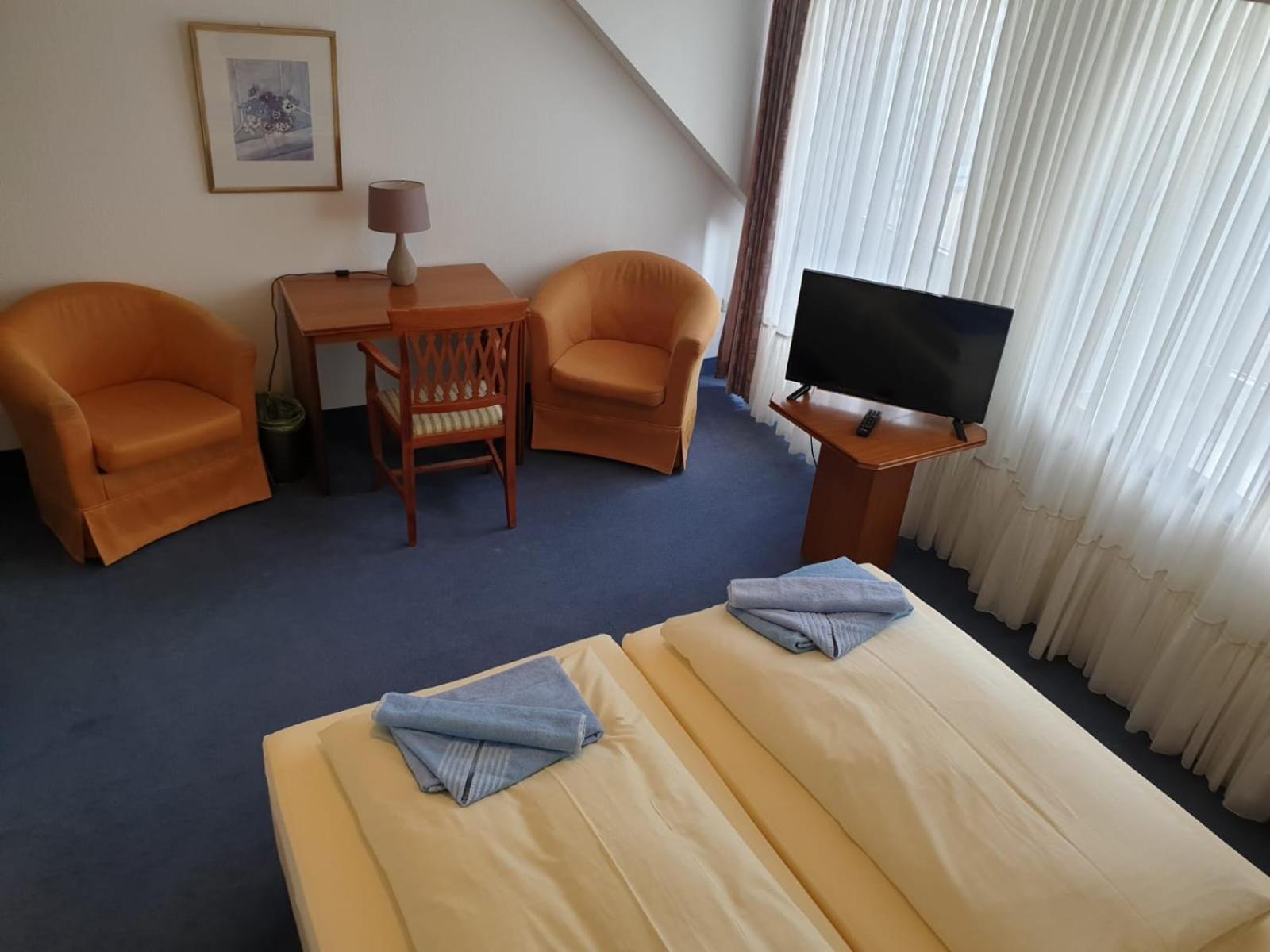 Standard Double Room - Photo 16