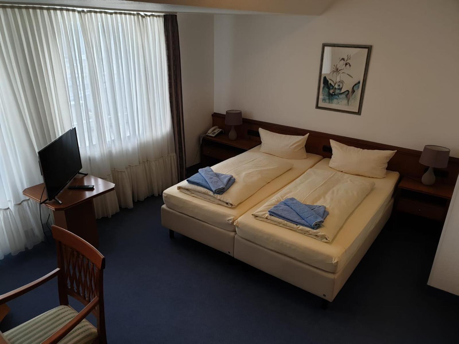Standard Double Room - Photo 19