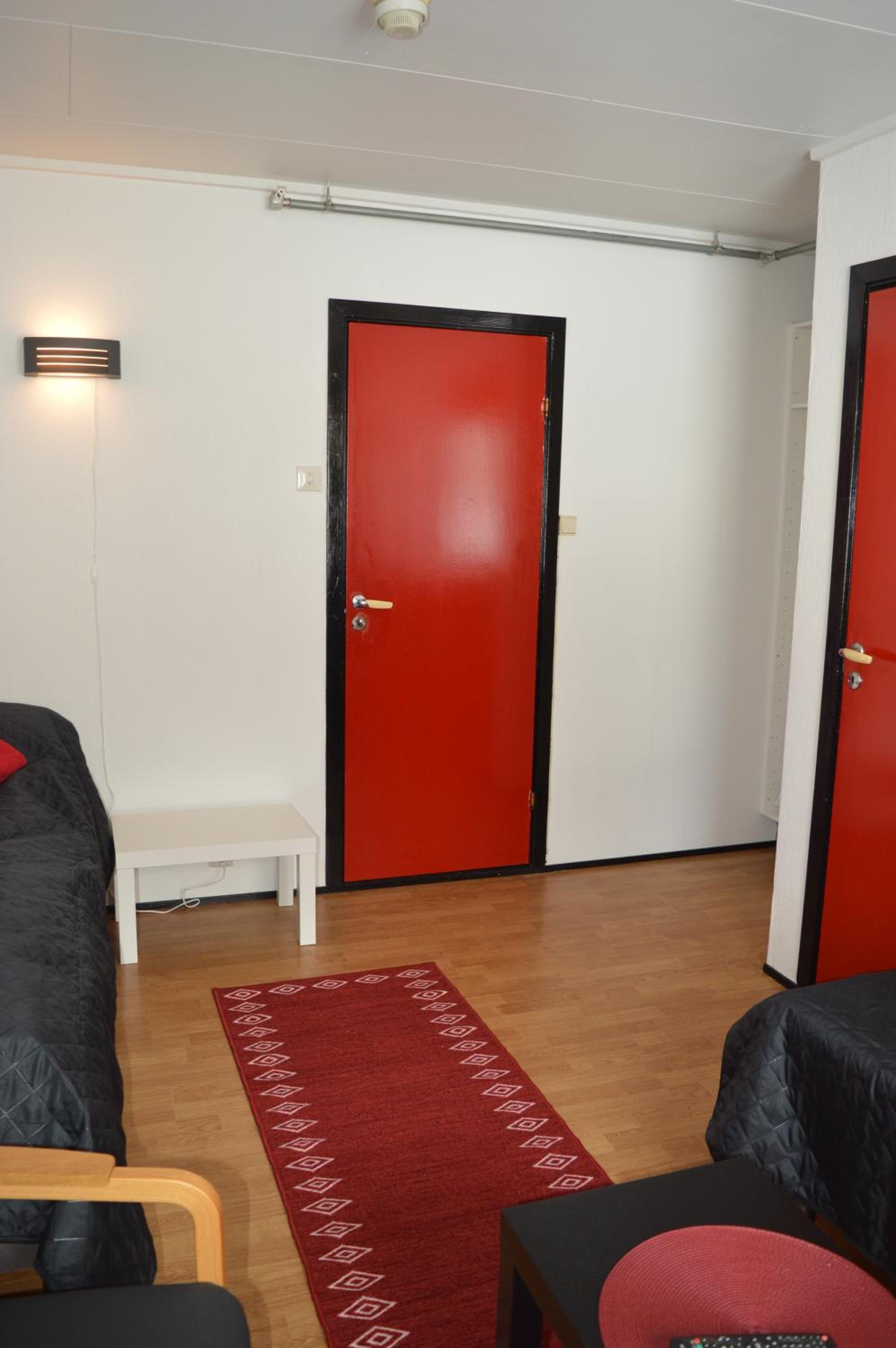 Twin Room with Private Bathroom - Photo 7
