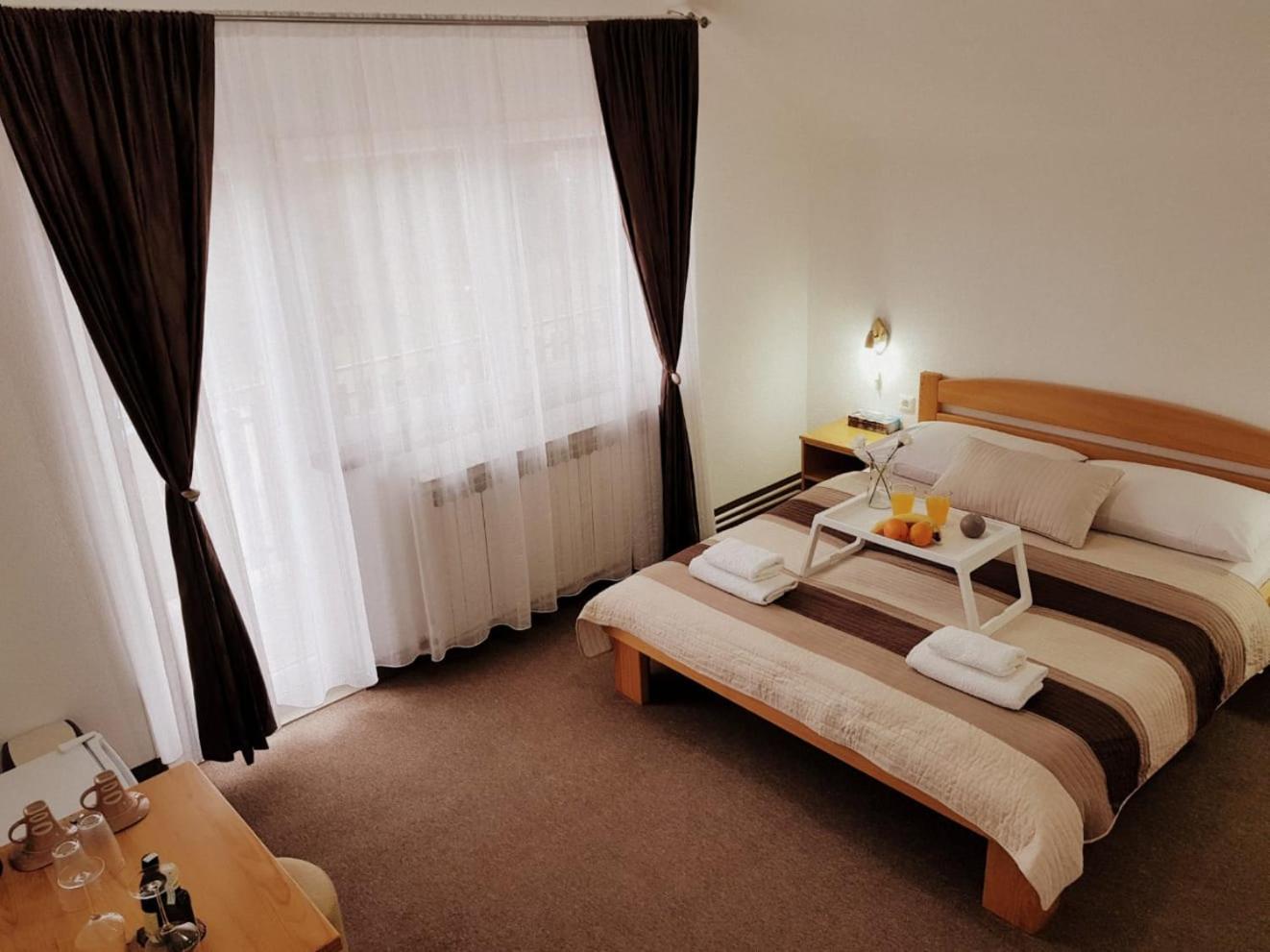 Double Room with Balcony - Photo 27