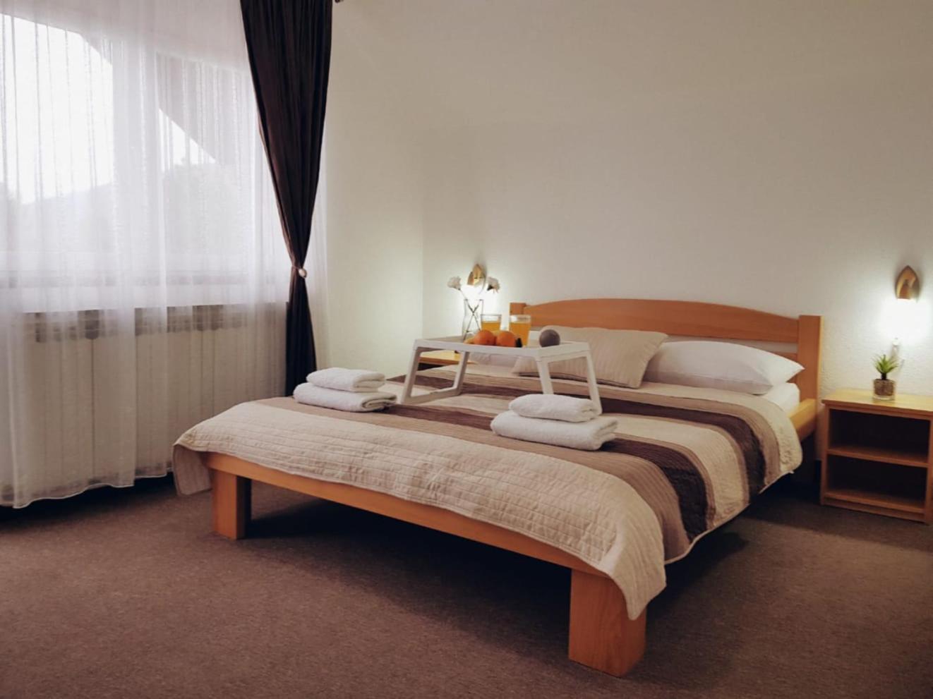Double Room with Balcony - Photo 16