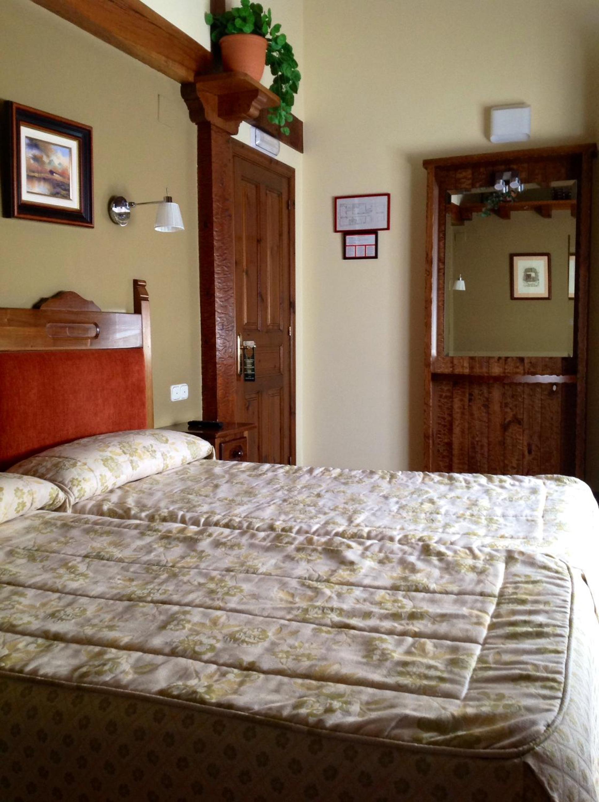 Standard Double Room photo 3