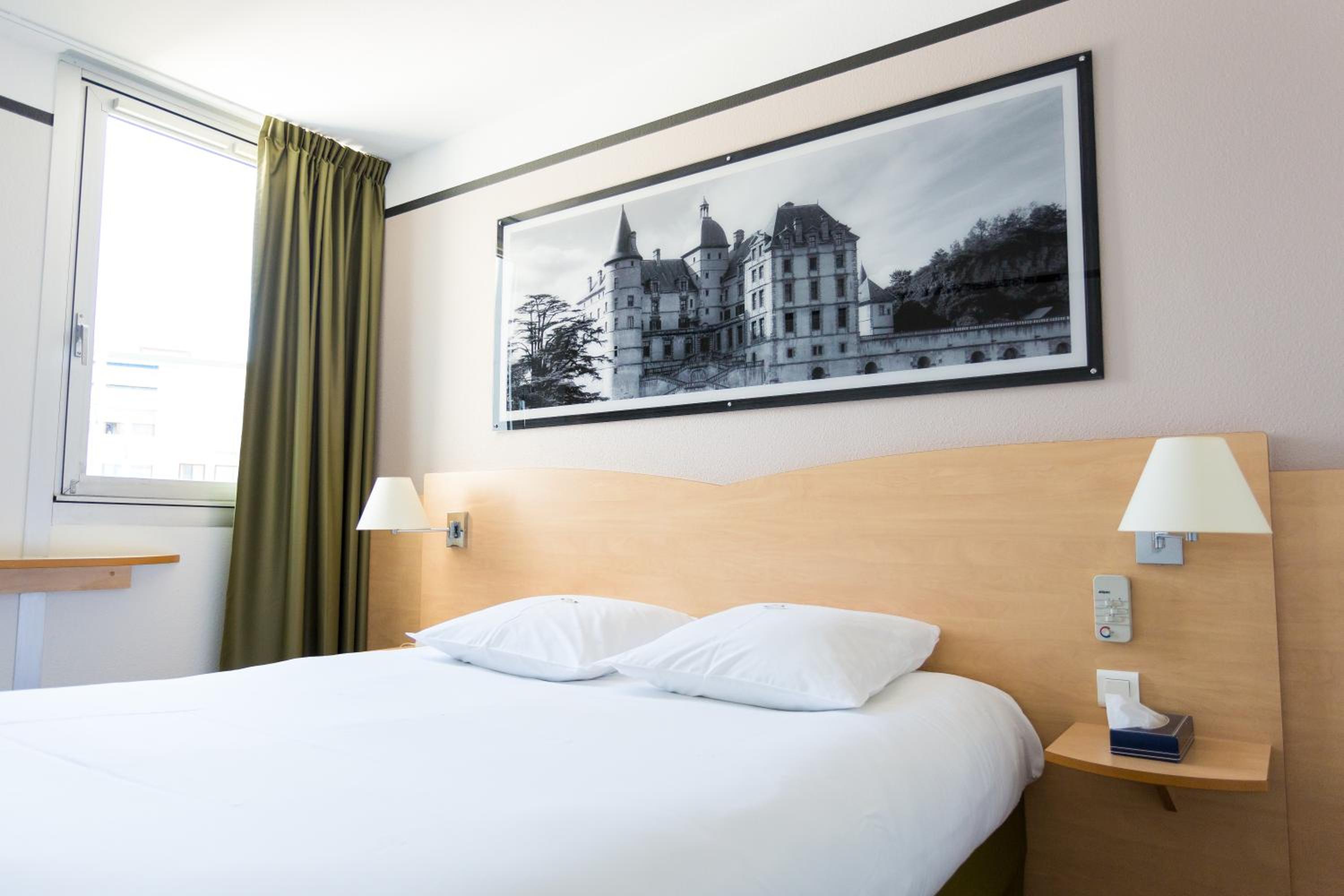 Double Room with One Double Bed - Photo 7