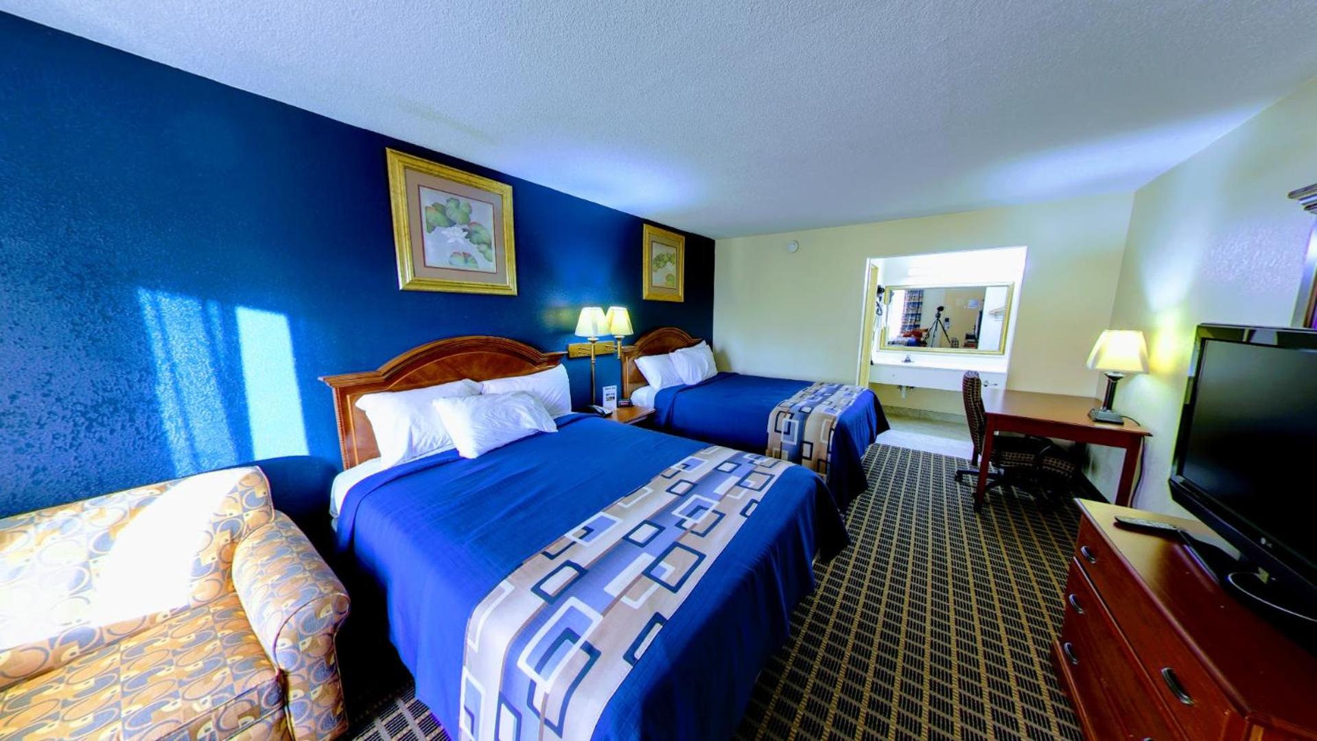 Double Room with Two Double Beds - Photo 1
