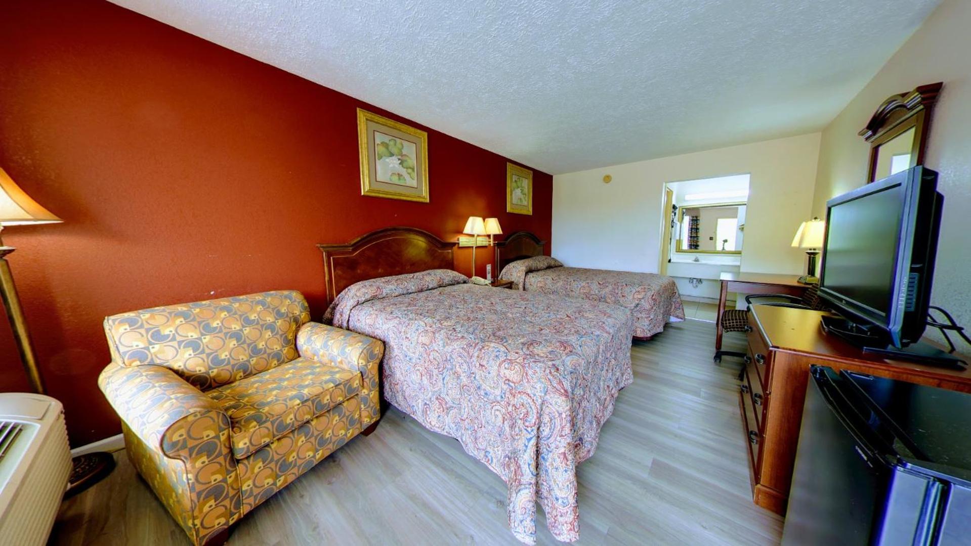 Double Room with Two Double Beds - Photo 2