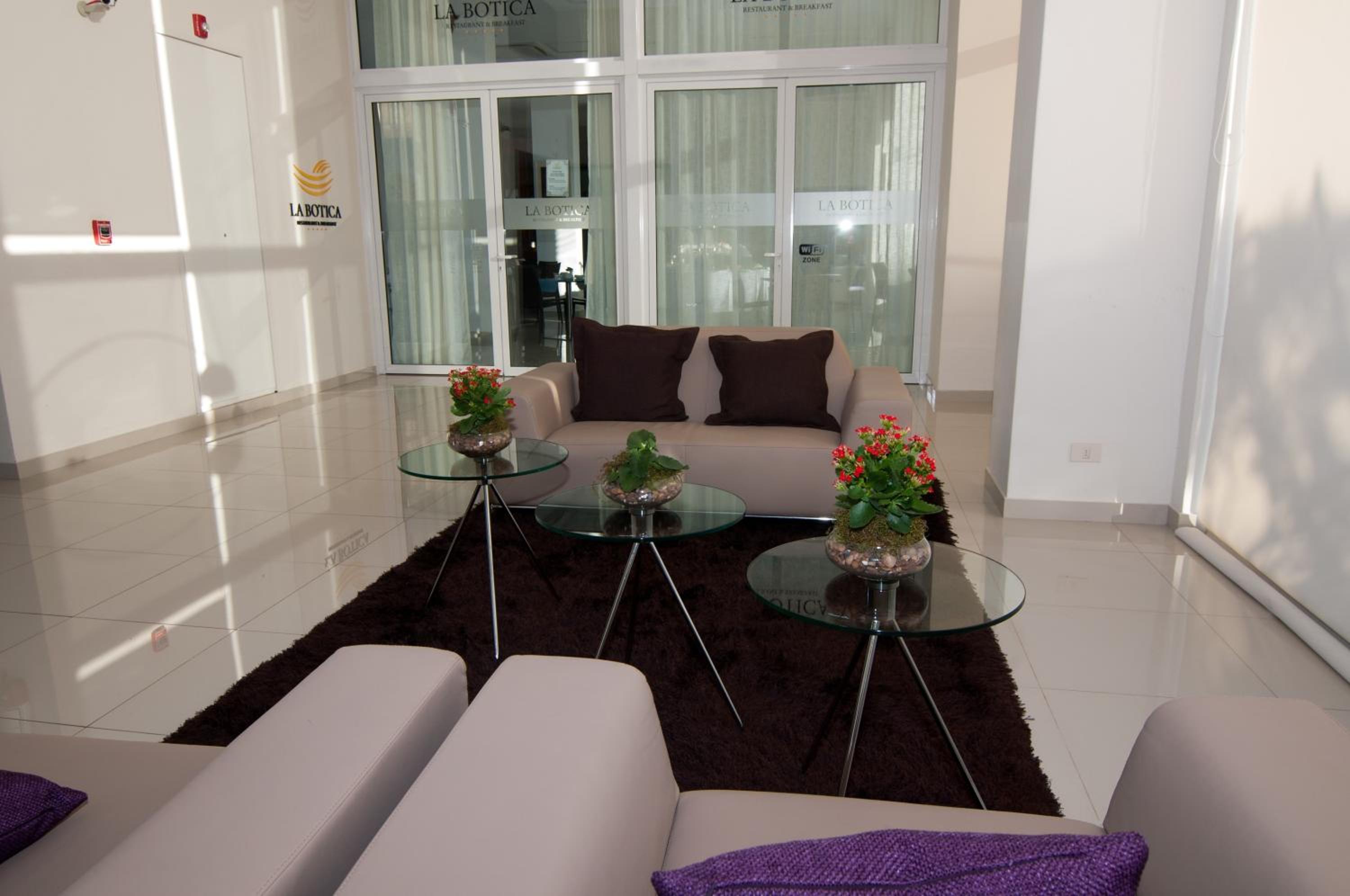 Classic Triple Room - Photo 5