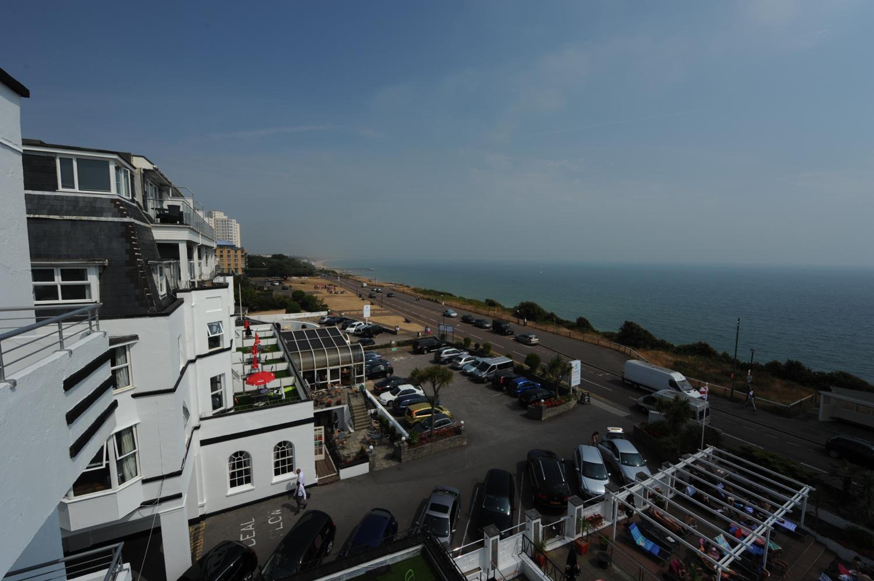 Superior Double Room with Ocean View & Balcony - Photo 16