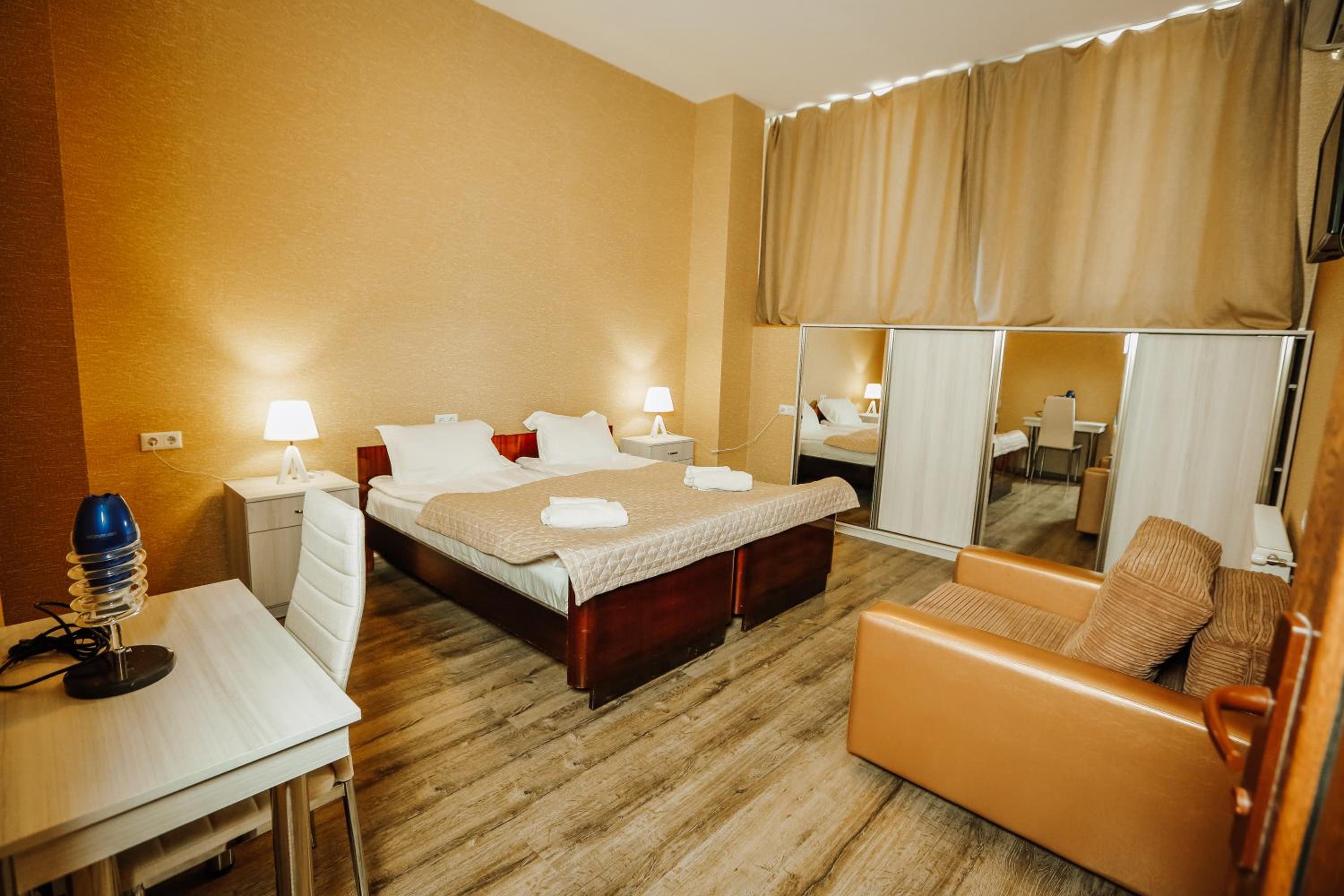 Family Suite - Photo 7