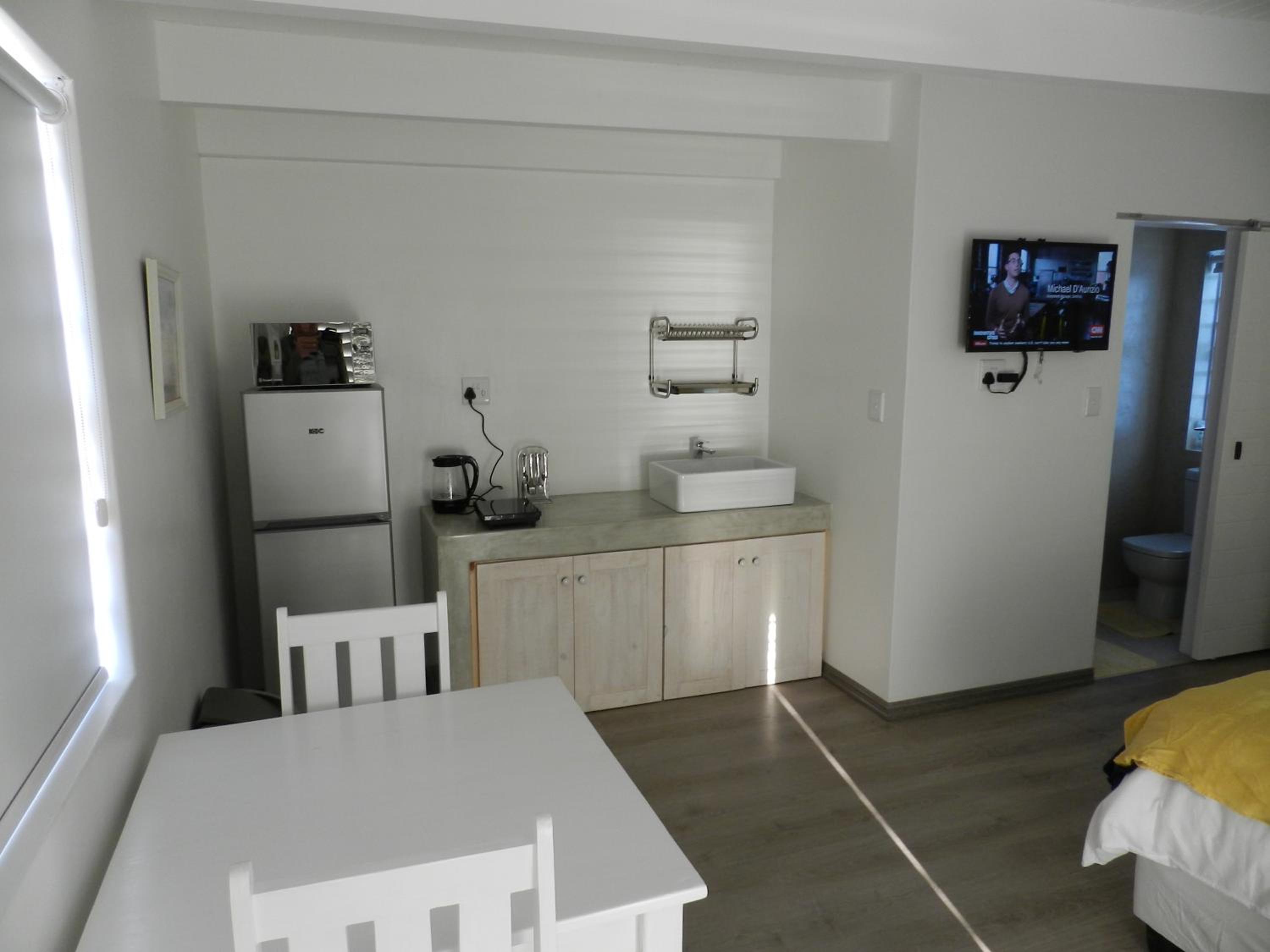 One-Bedroom Apartment (Unit 2)