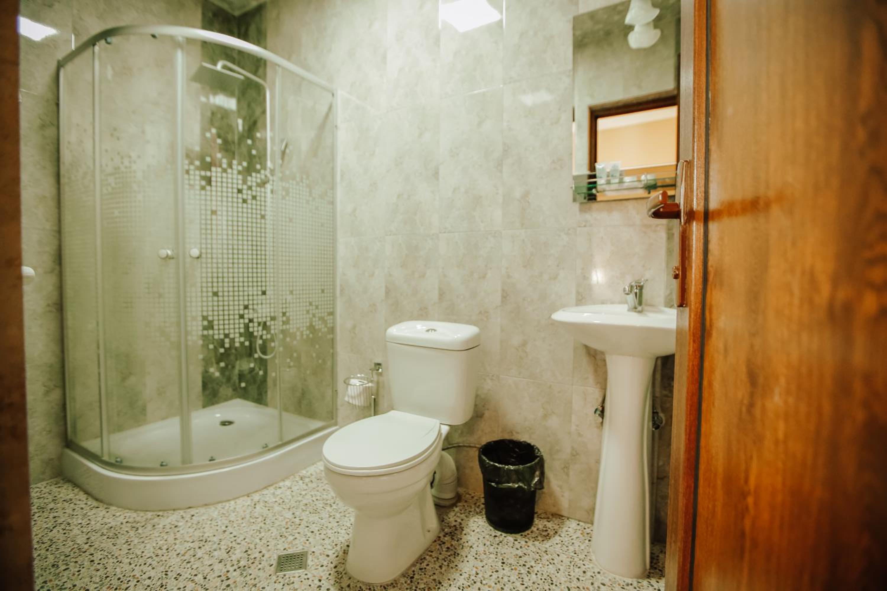 Comfort Triple Room with Shower - Photo 6