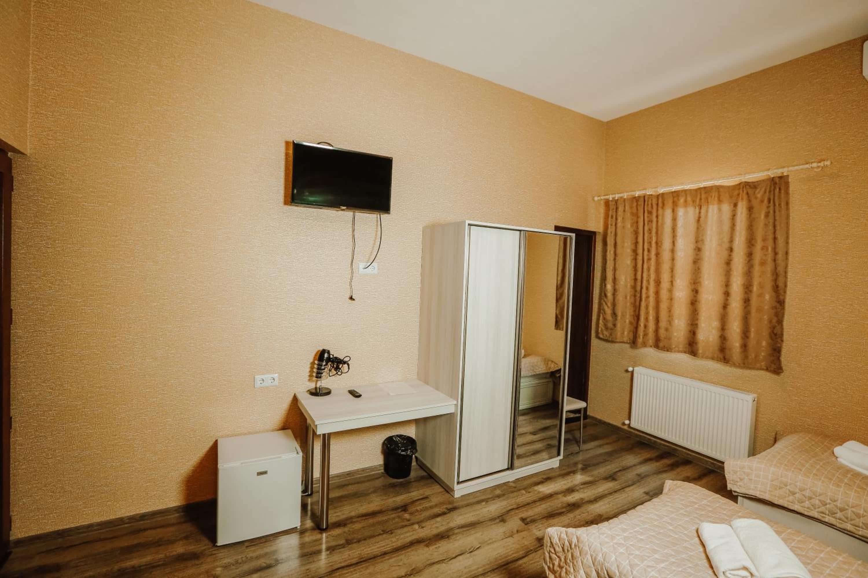 Comfort Triple Room with Shower - Photo 7