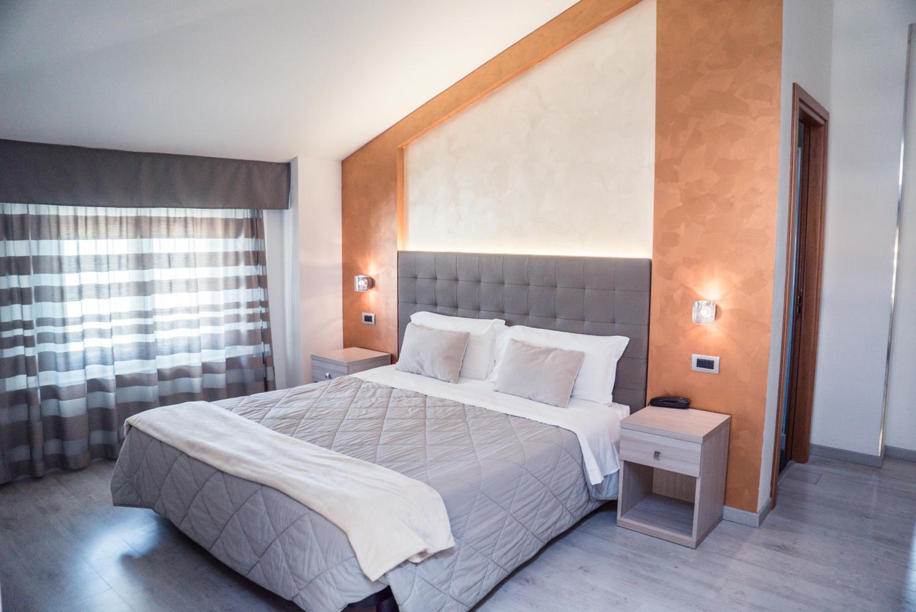 Panoramic Triple Room - Photo 8